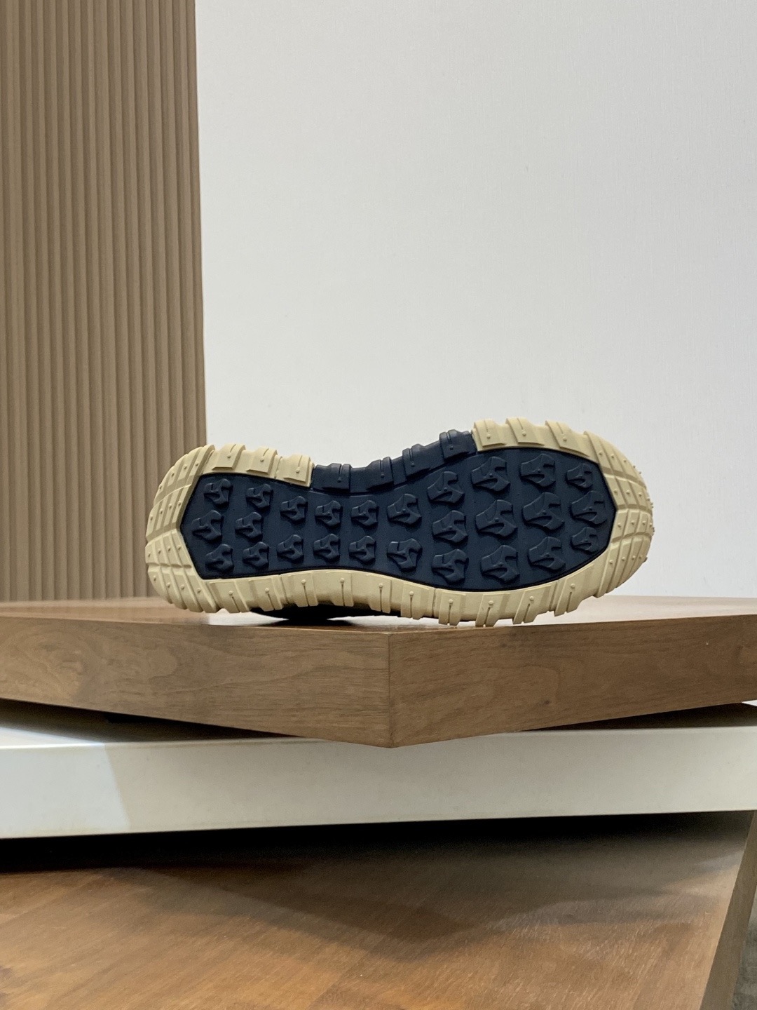 Moncler Style Leather Men's Shoes Men's Shoes Men's Shoes detail image 9 from source 783162