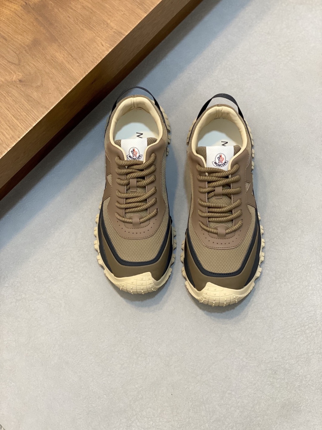 Moncler男 Style Leather Men's Shoes Lookbook Reference image 1