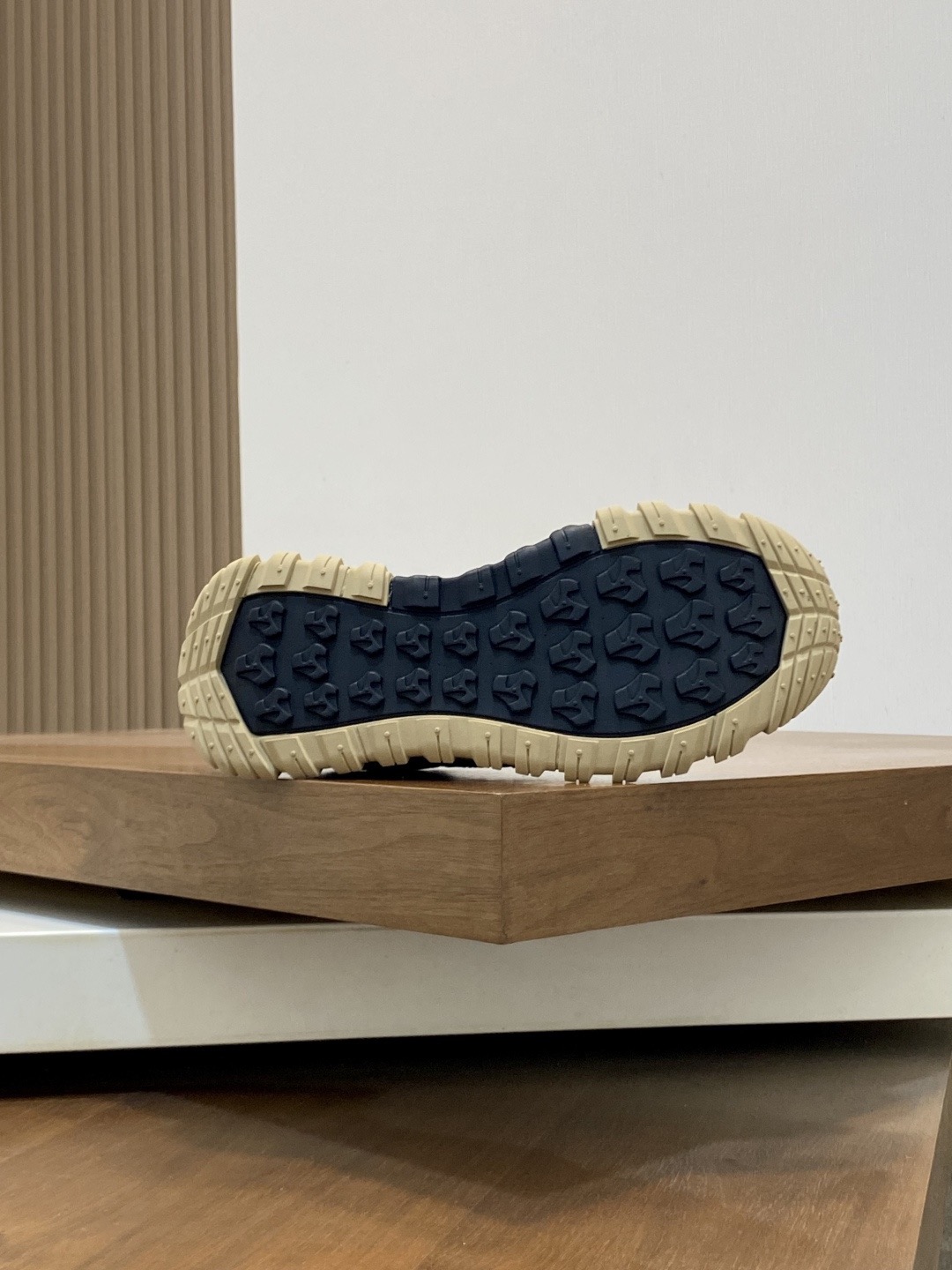 Moncler Style Leather Men's Shoes Men's Shoes Men's Shoes detail image 9 from source 783163
