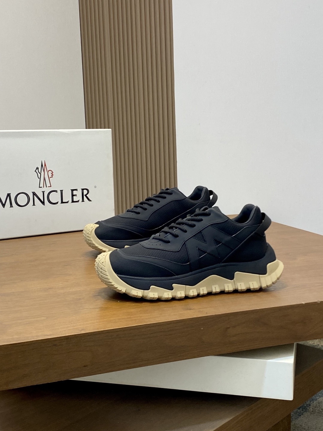 Moncler Style Leather Men's Shoes Men's Shoes Men's Shoes detail image 3 from source 783163