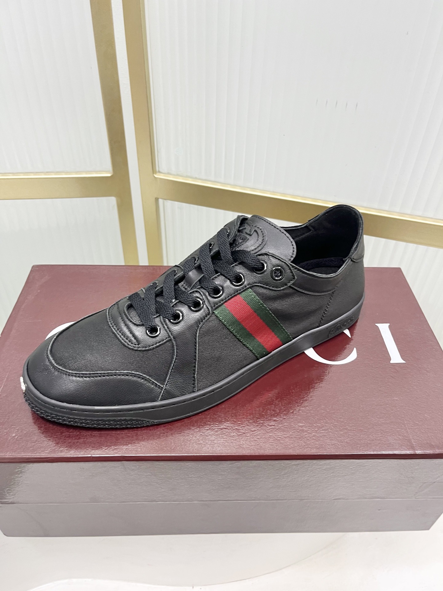 Gucci Style Leather Men's Shoes style reference detail image 7 from source 781265