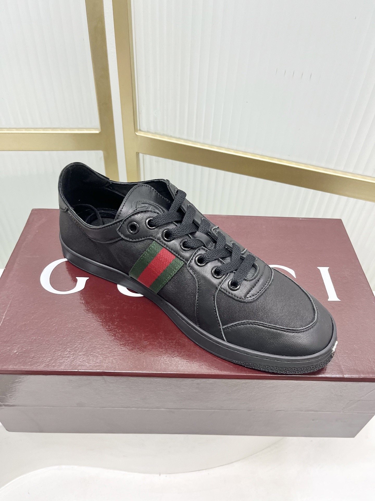 Gucci Style Leather Men's Shoes style reference detail image 8 from source 781265