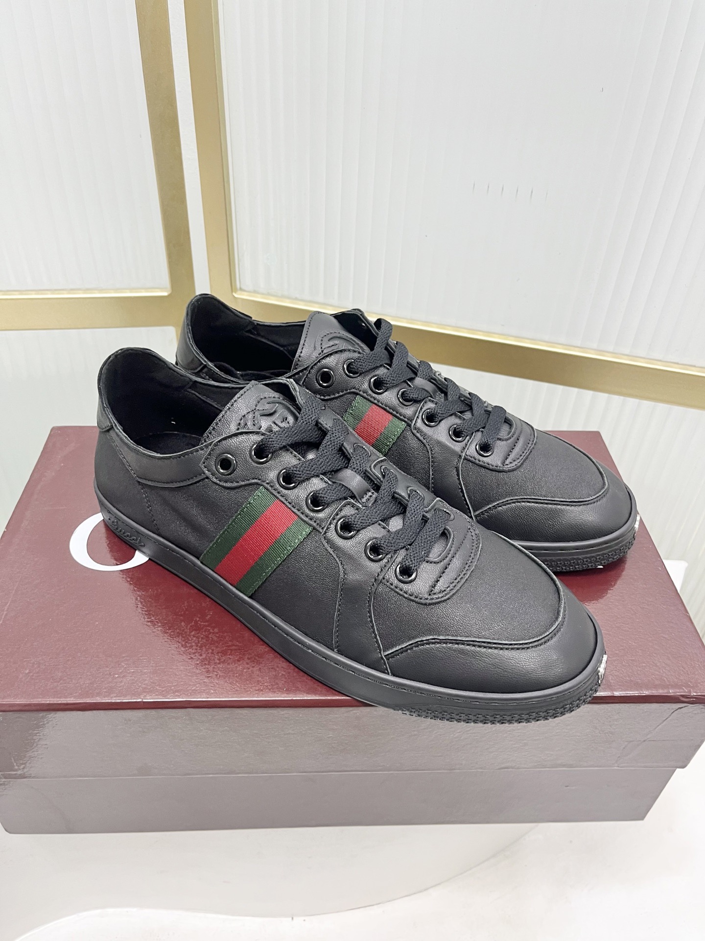 Gucci Style Leather Men's Shoes style reference detail image 5 from source 781265