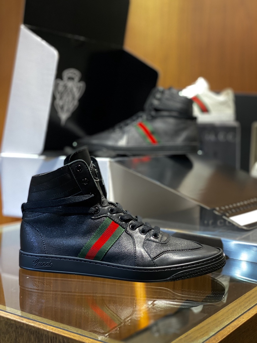 Gucci Style Leather Men's Shoes style reference detail image 9 from source 781267