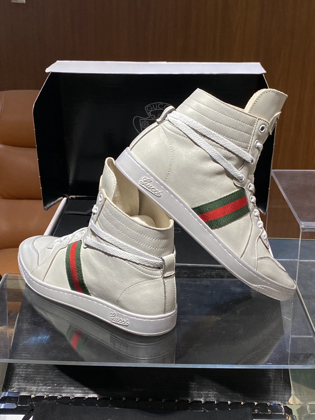 Gucci Style Leather Men's Shoes style reference detail image 7 from source 781268