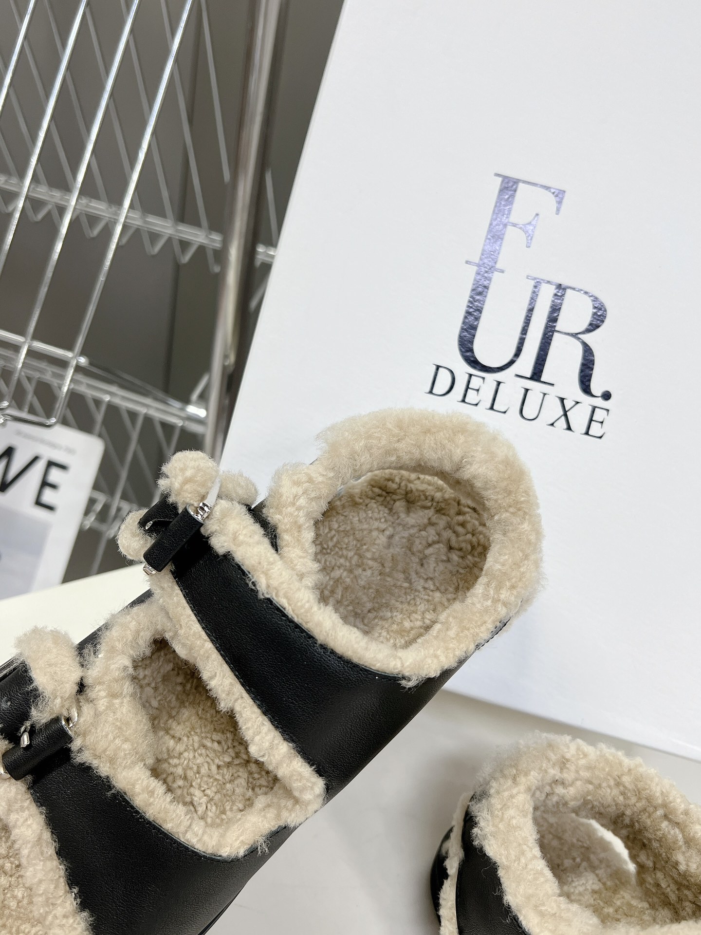 法国小众潮品ArizonaLove联名DELUXE毛毛凉拖面料头层牛皮内里垫脚100%真羊毛大底橡胶发泡