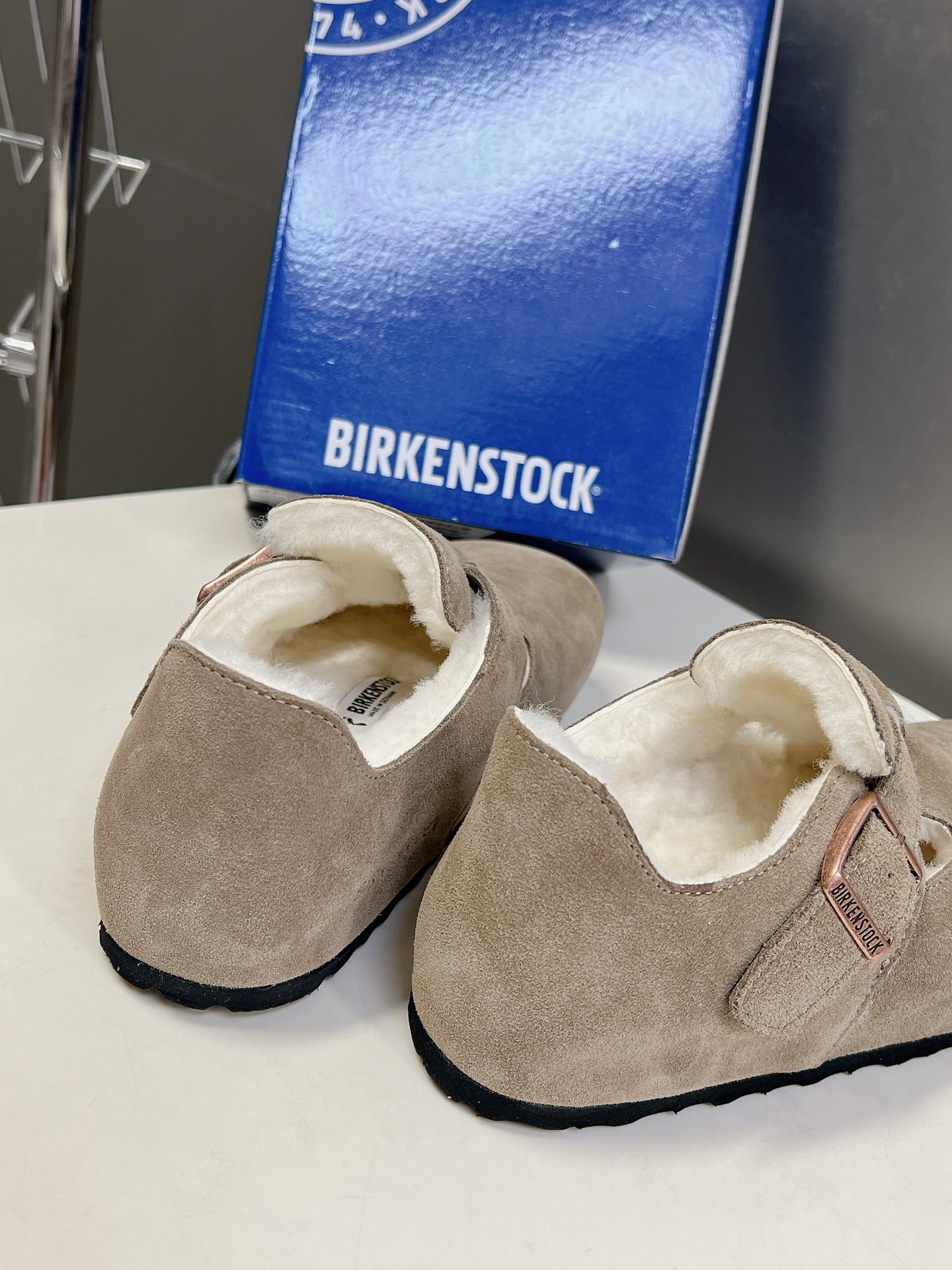 birkenstock️秋冬经典款勃肯拖毛里系列你必须拥有一双鞋就是它了！全世界零差评巨好穿的鞋子非他莫