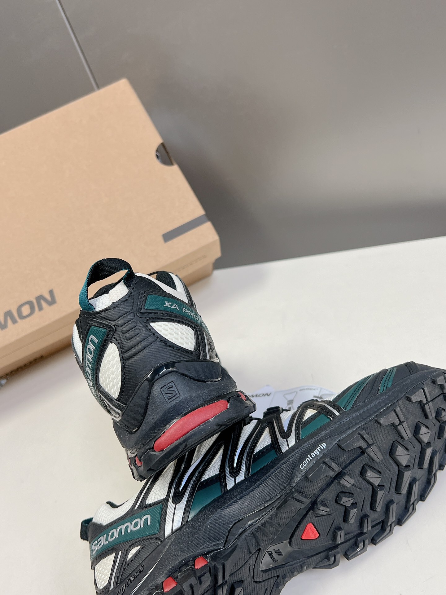 SalomonXAPRO3DADV萨洛蒙户外越野跑鞋鞋面采用SENSIFIT贴合技术全方位贴合包裹脚型鞋