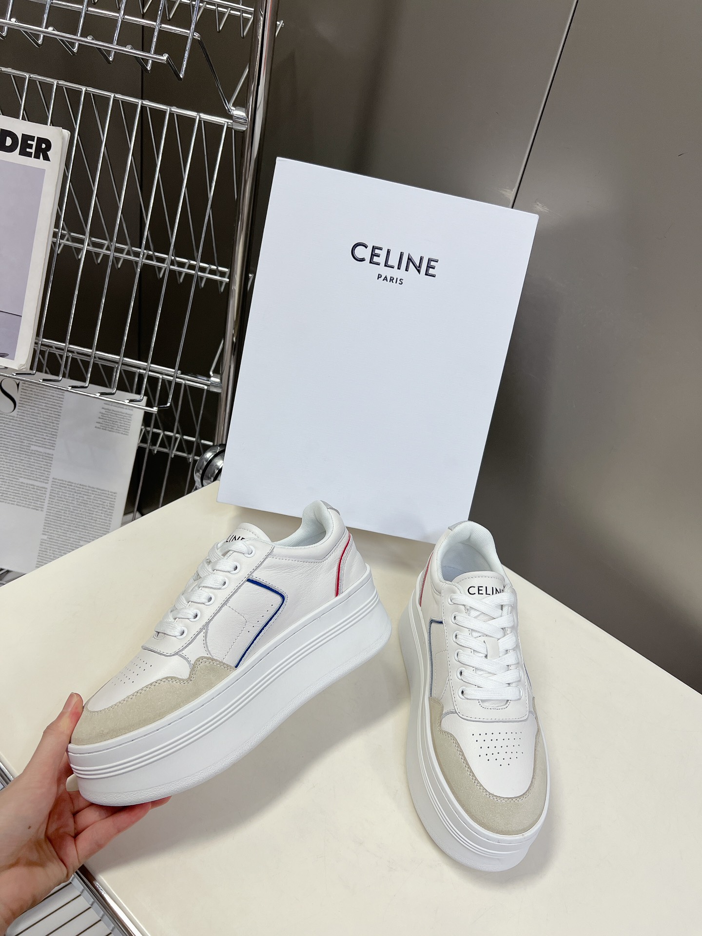 CELINE赛琳春夏厚底小白鞋轻奢风格的小白鞋专柜6300购入简单舒服干净利落增高显腿细无论是单穿还是搭