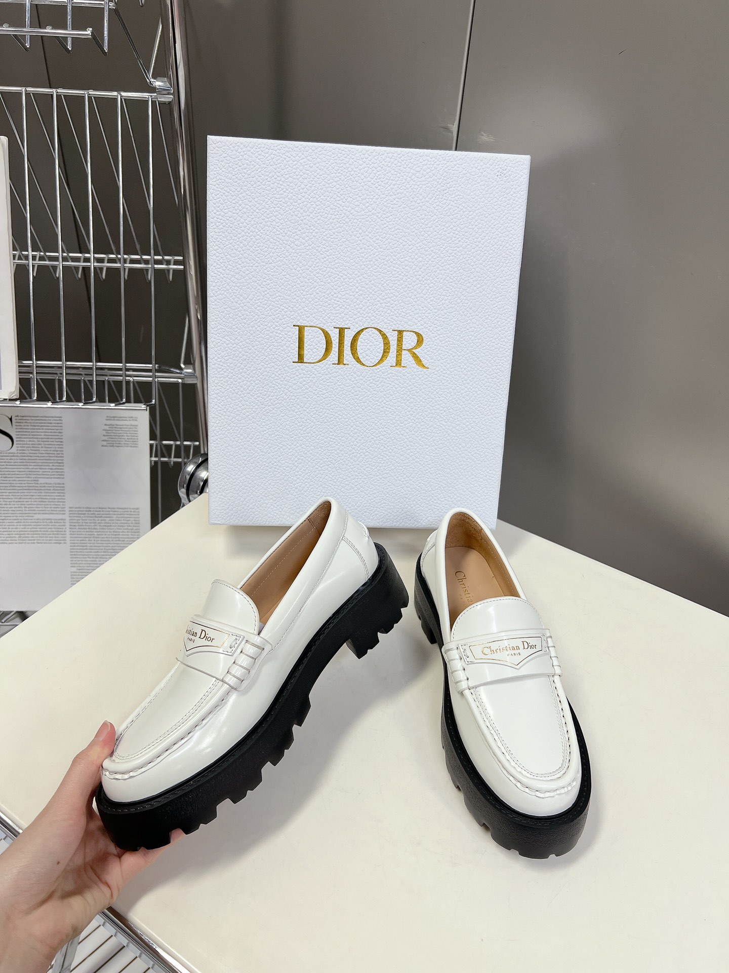 Dior迪奥春夏新款乐福鞋一眼就想要的乐福鞋#简单大方低调奢华！配上醒目的ChanristianDior