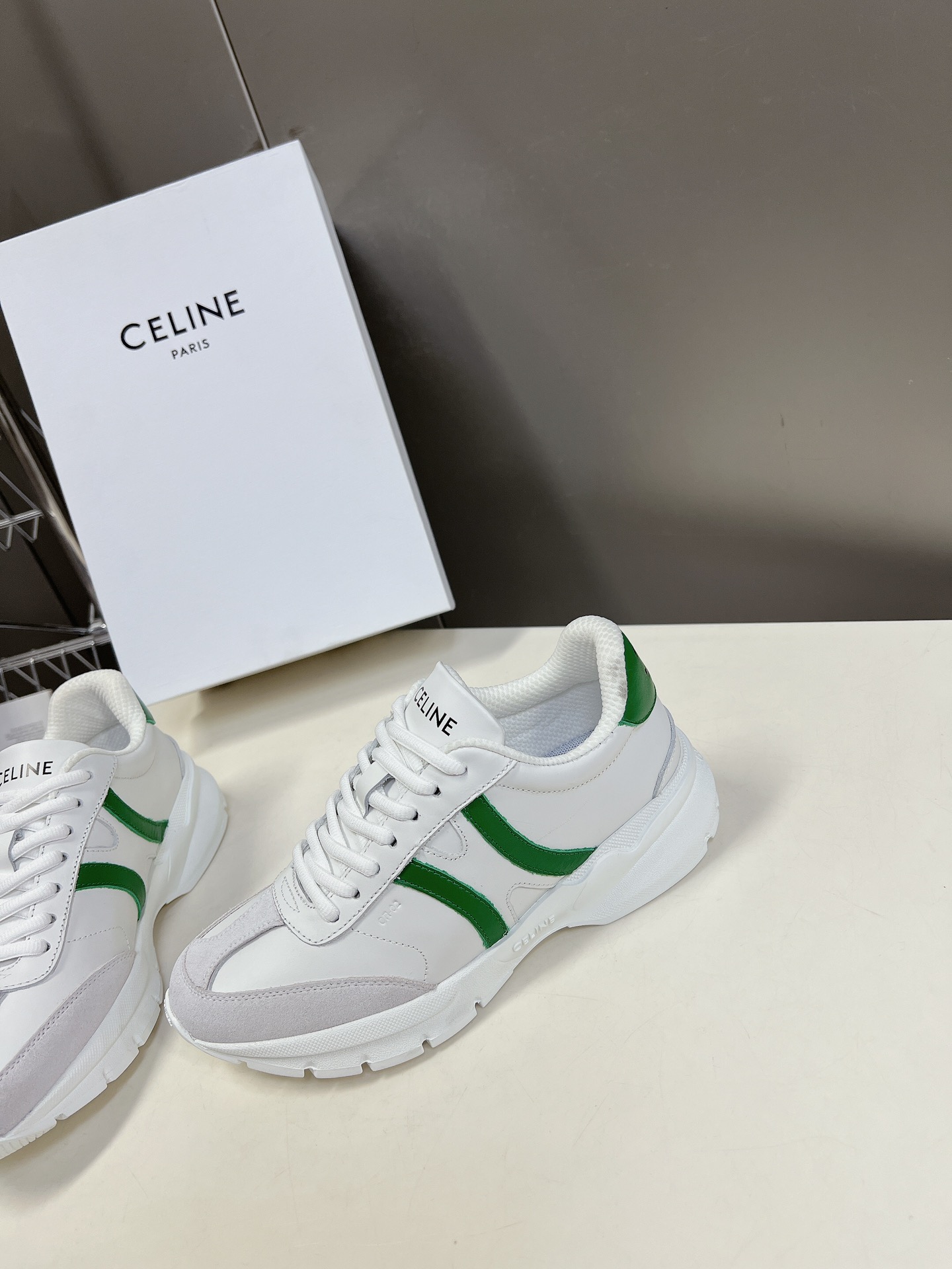 CELINE思琳2024早春RUNNER系列CR-02新款运动鞋这一季运动小白鞋无论从楦型的轮廓️隔板的