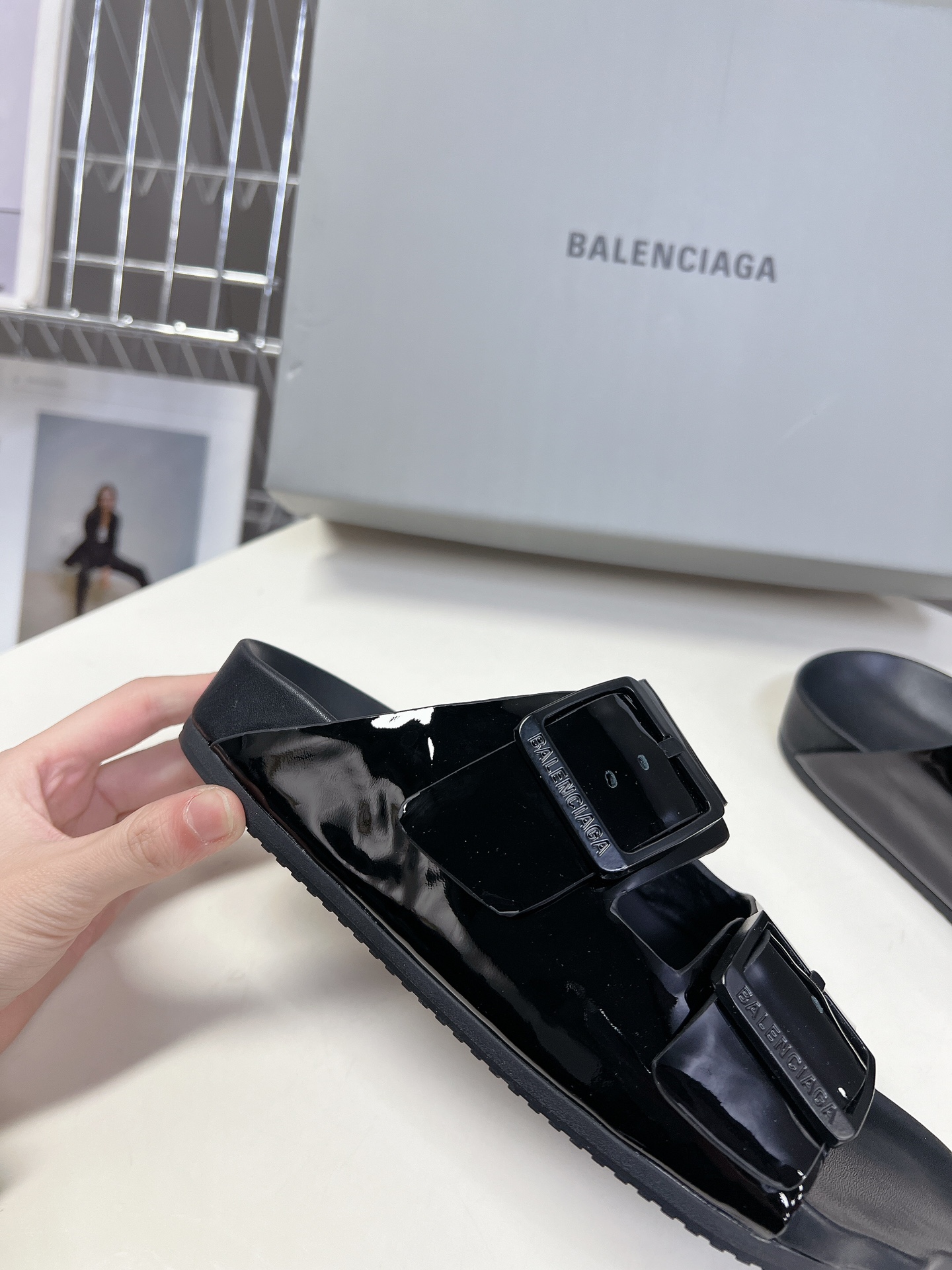 男装10BALENCIAGA巴黎世家十勃肯情侣款SundaySuedeMule五指勃肯24秋冬秀款勃肯凉