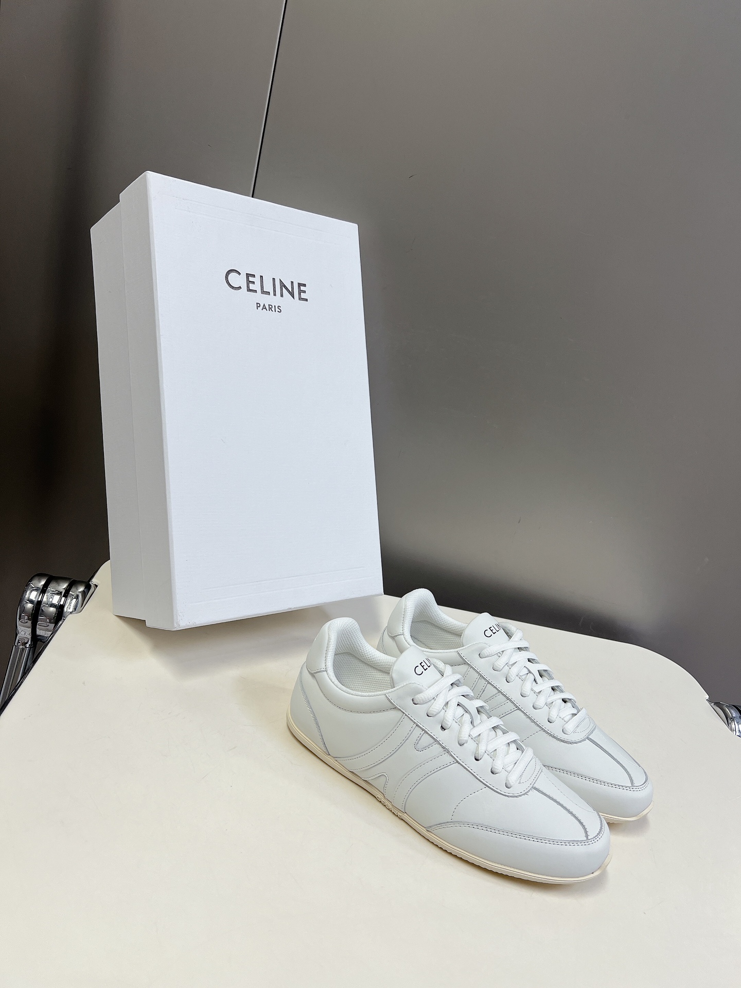 Celine思琳新款休闲鞋德训运动鞋小白鞋专柜7000RMB购入开发充满街头感的一双鞋子最新大C设计非常