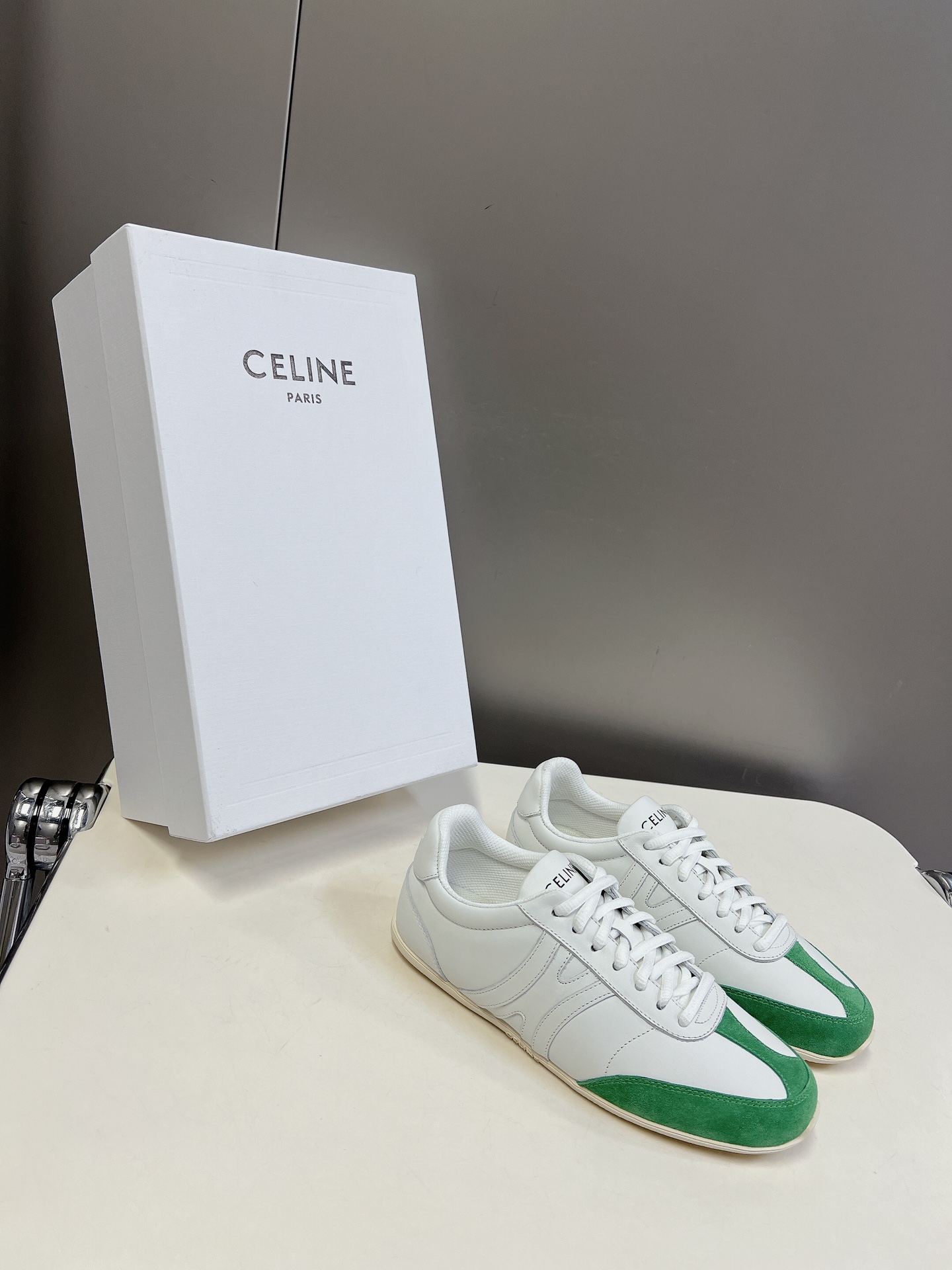 Celine思琳新款休闲鞋德训运动鞋小白鞋专柜7000RMB购入开发充满街头感的一双鞋子最新大C设计非常