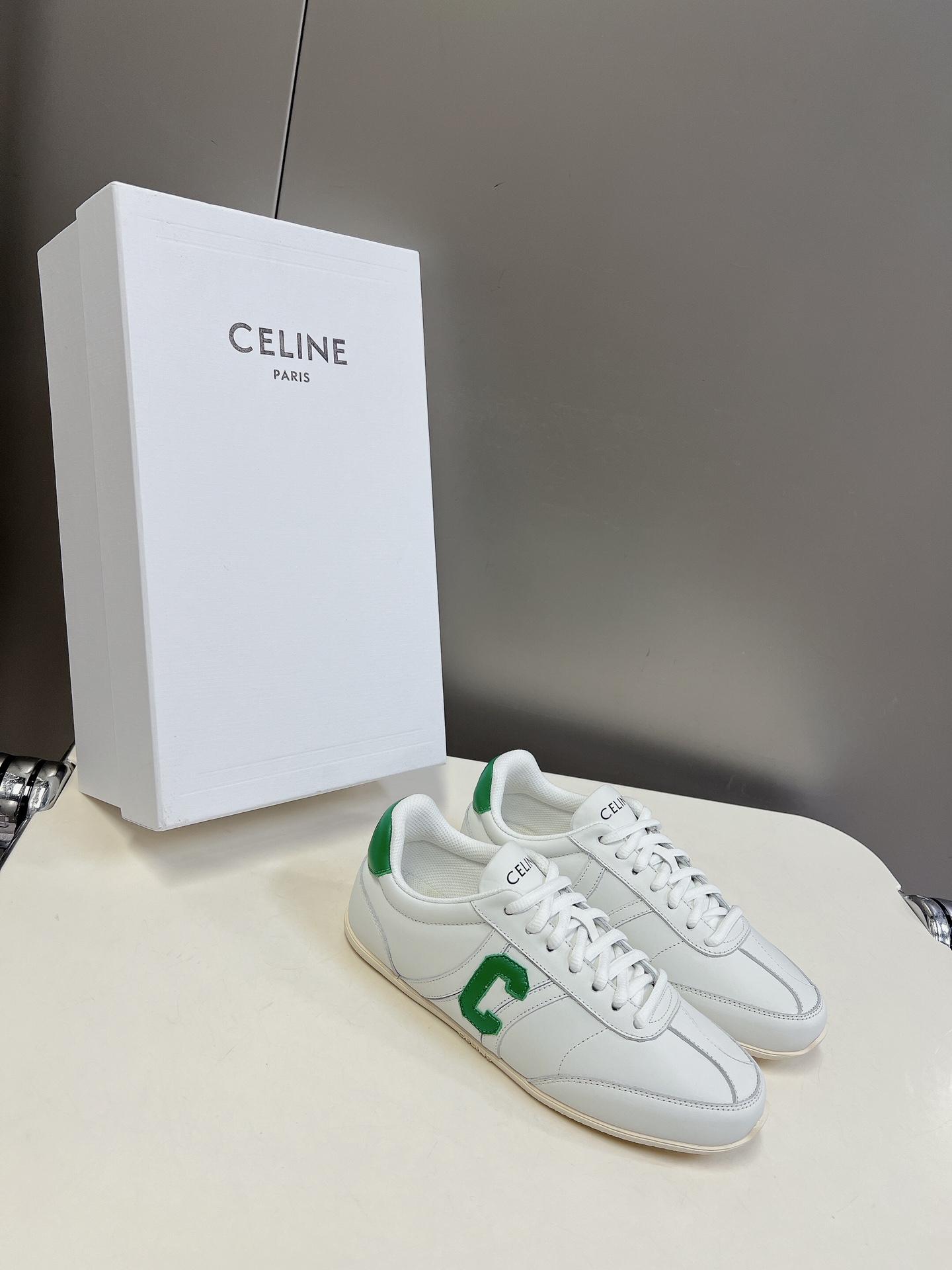 Celine思琳新款休闲鞋德训运动鞋小白鞋专柜7000RMB购入开发充满街头感的一双鞋子最新大C设计非常