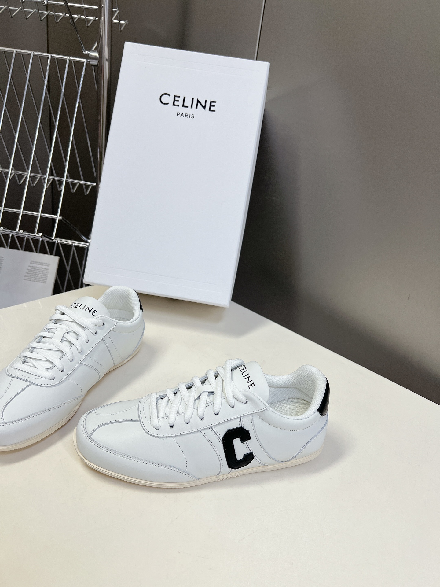 Celine思琳新款休闲鞋德训运动鞋小白鞋专柜7000RMB购入开发充满街头感的一双鞋子最新大C设计非常