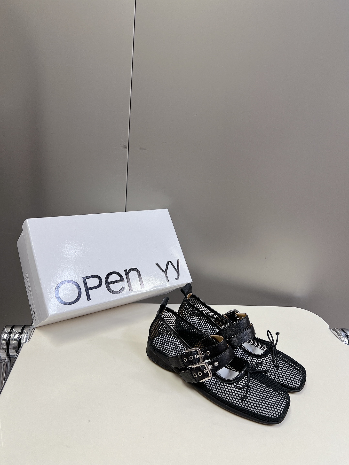 韩国小众设计师品牌OPENYY春夏走秀款芭蕾舞鞋第一眼看到这个鞋子就爱上了带点复古味随意搭配都好看！各大