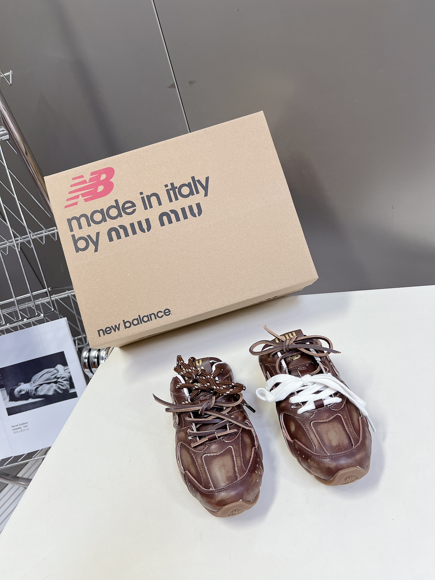 MiuMiu️NewBalance联名系列情侣运动鞋各大品牌都热衷于跨界联名缪缪这次联名诚意满满非常有亮