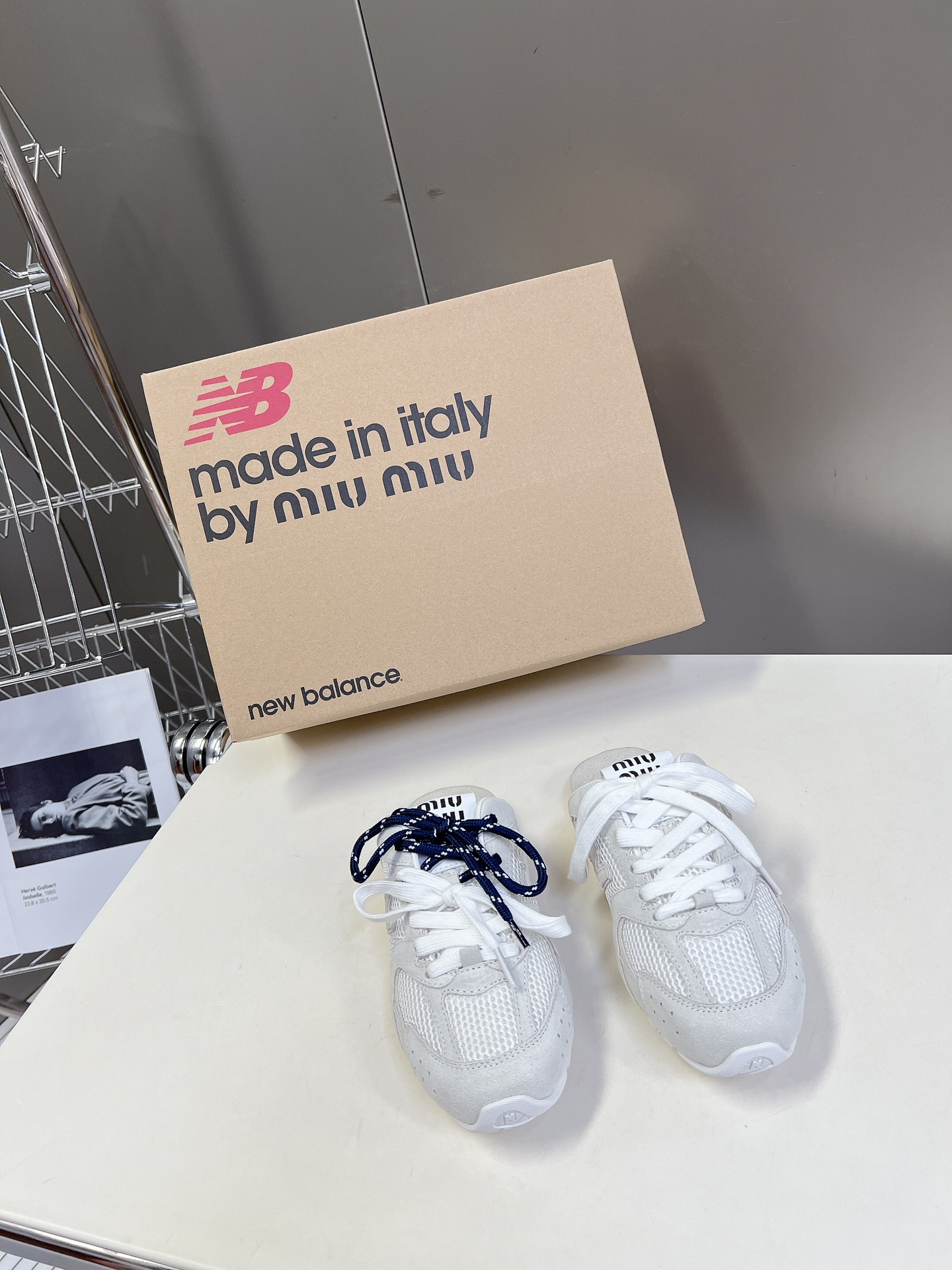 MiuMiu️NewBalance联名系列情侣运动鞋各大品牌都热衷于跨界联名缪缪这次联名诚意满满非常有亮