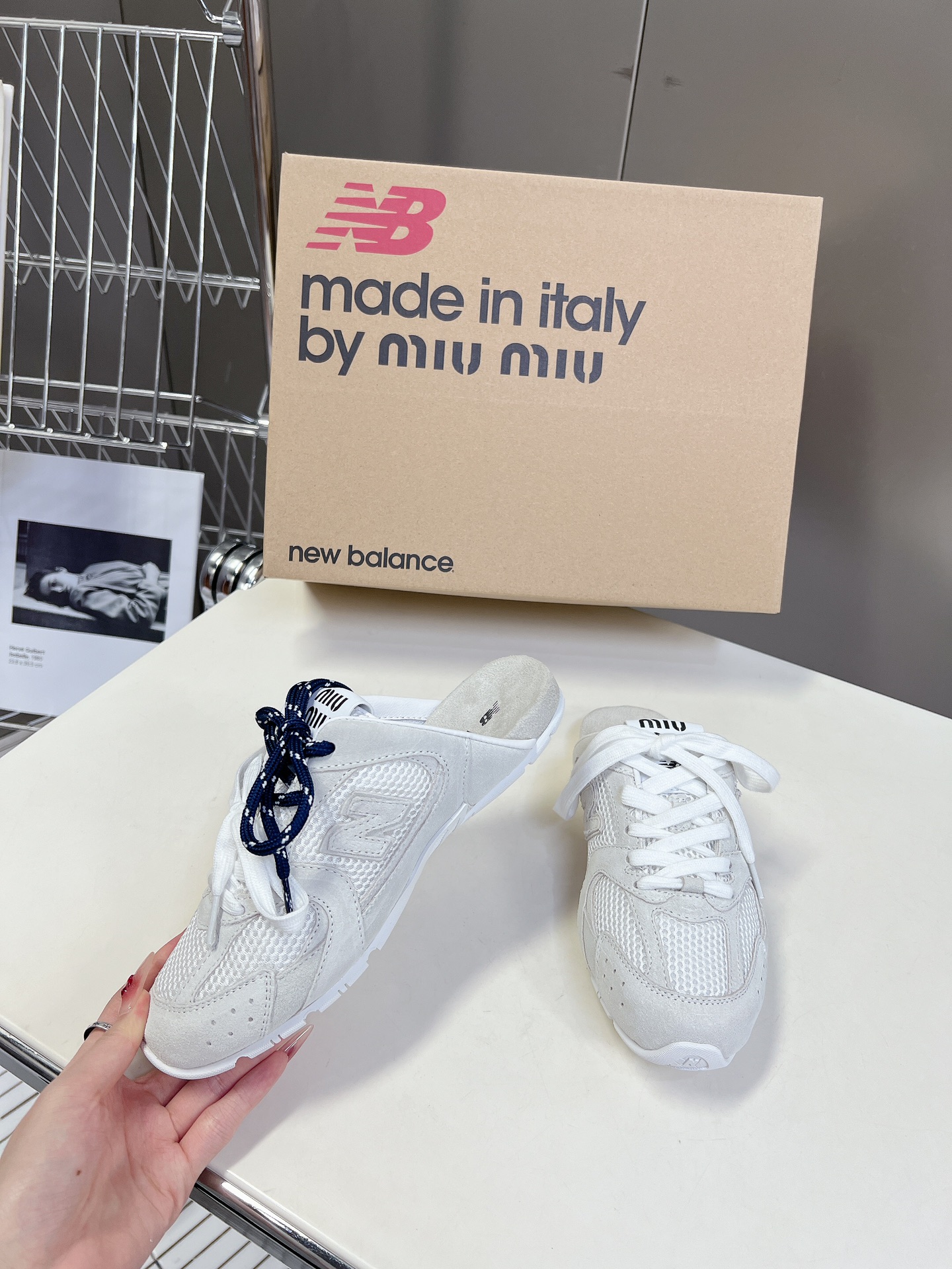 MiuMiu️NewBalance联名系列情侣运动鞋各大品牌都热衷于跨界联名缪缪这次联名诚意满满非常有亮