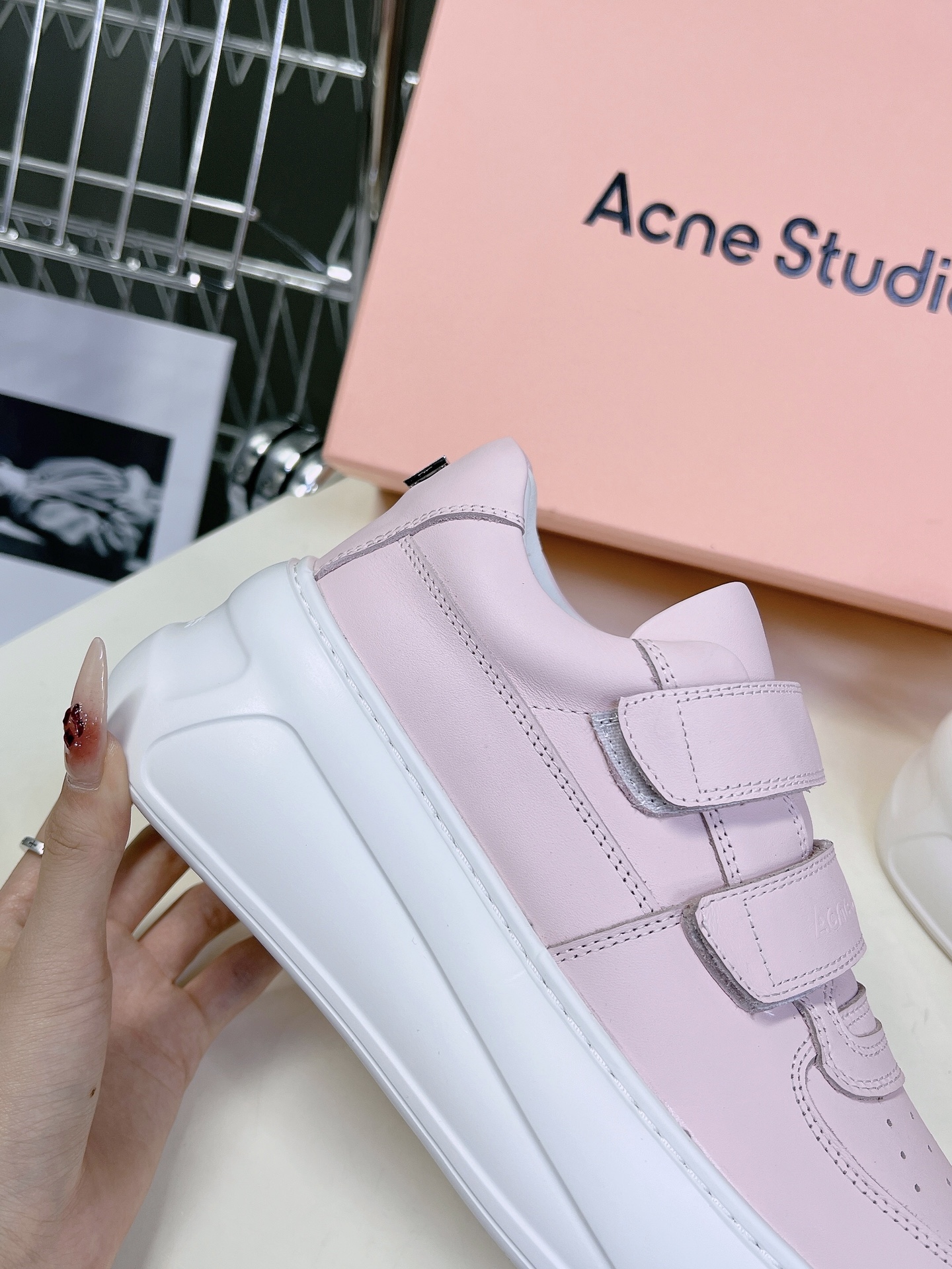 AcneStudios24ss最新厚底休闲魔术贴笑脸小白鞋渠道牛货！莞货难得一见的好货！最受欢迎的单品当