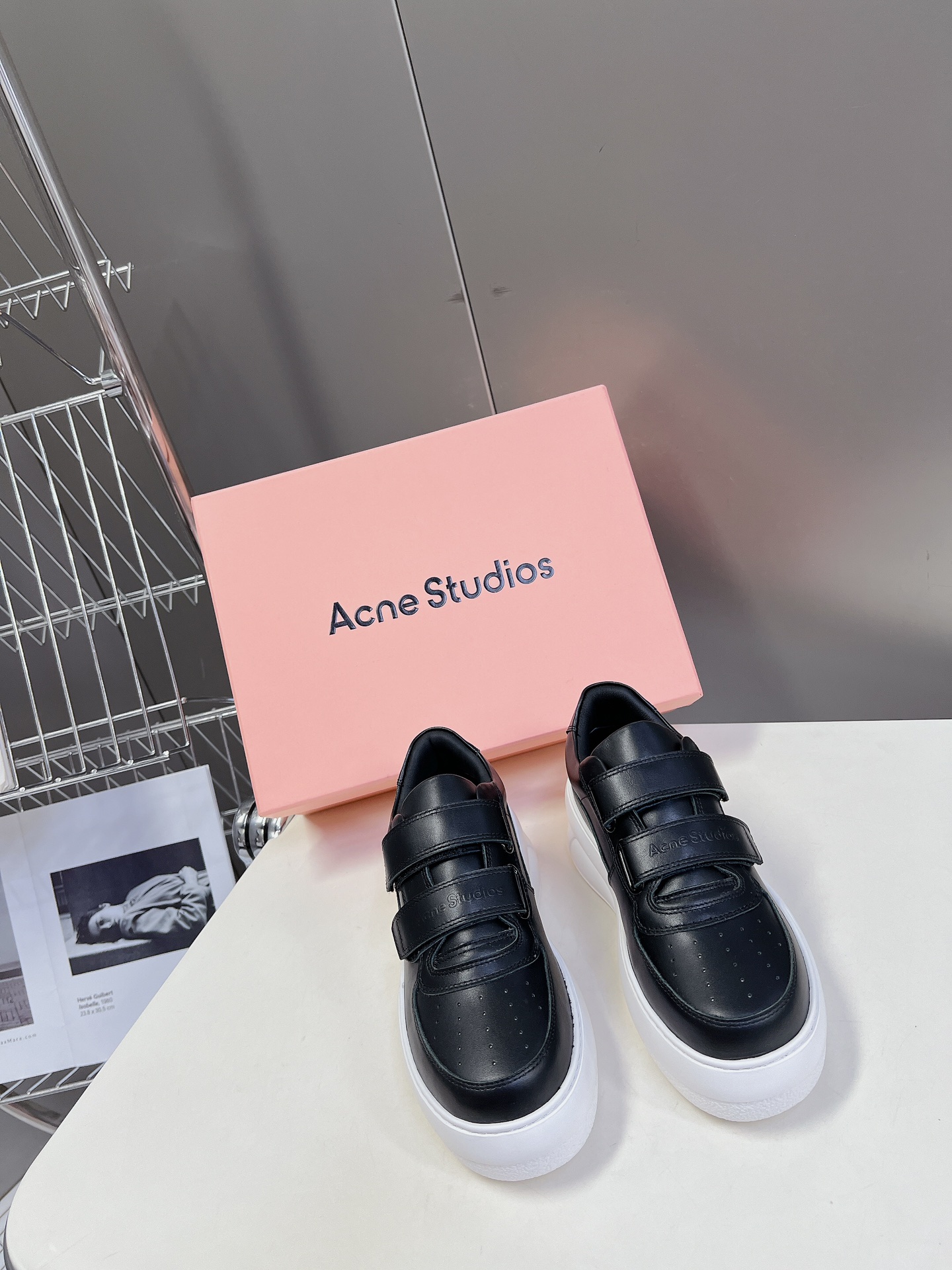 AcneStudios24ss最新厚底休闲魔术贴笑脸小白鞋渠道牛货！莞货难得一见的好货！最受欢迎的单品当