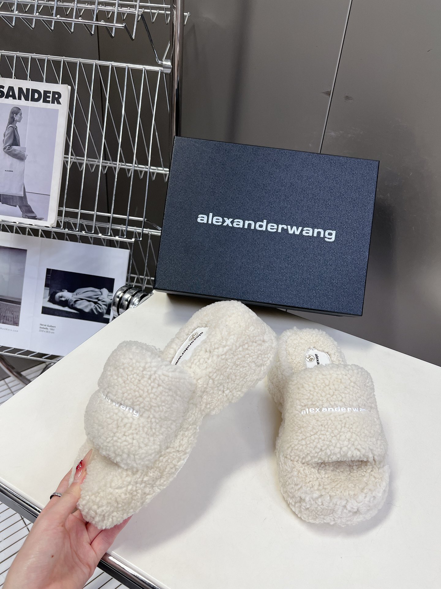 Alexanderwang大王水钻厚底毛毛拖鞋太好看了很难不爱！BLINGBLING秋冬毛毛拖露腿神器没