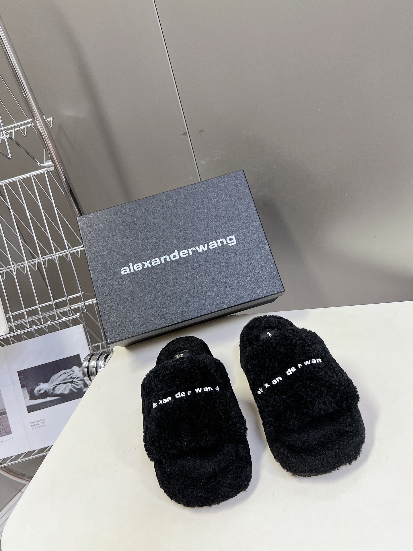 Alexanderwang大王水钻厚底毛毛拖鞋太好看了很难不爱！BLINGBLING秋冬毛毛拖露腿神器没