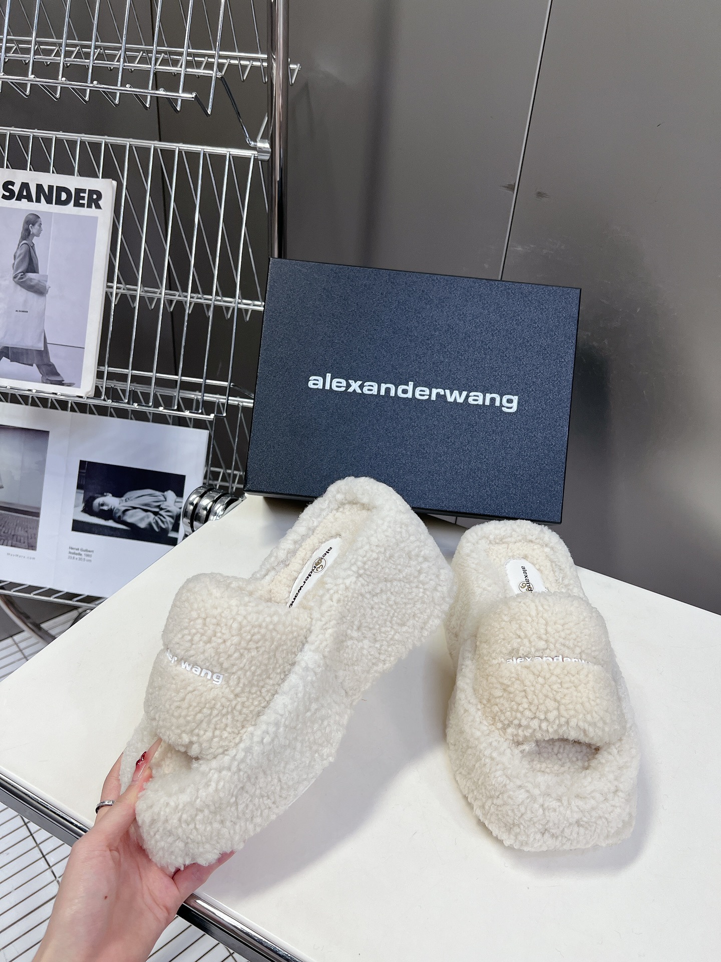 Alexanderwang大王水钻厚底毛毛拖鞋太好看了很难不爱！BLINGBLING秋冬毛毛拖露腿神器没