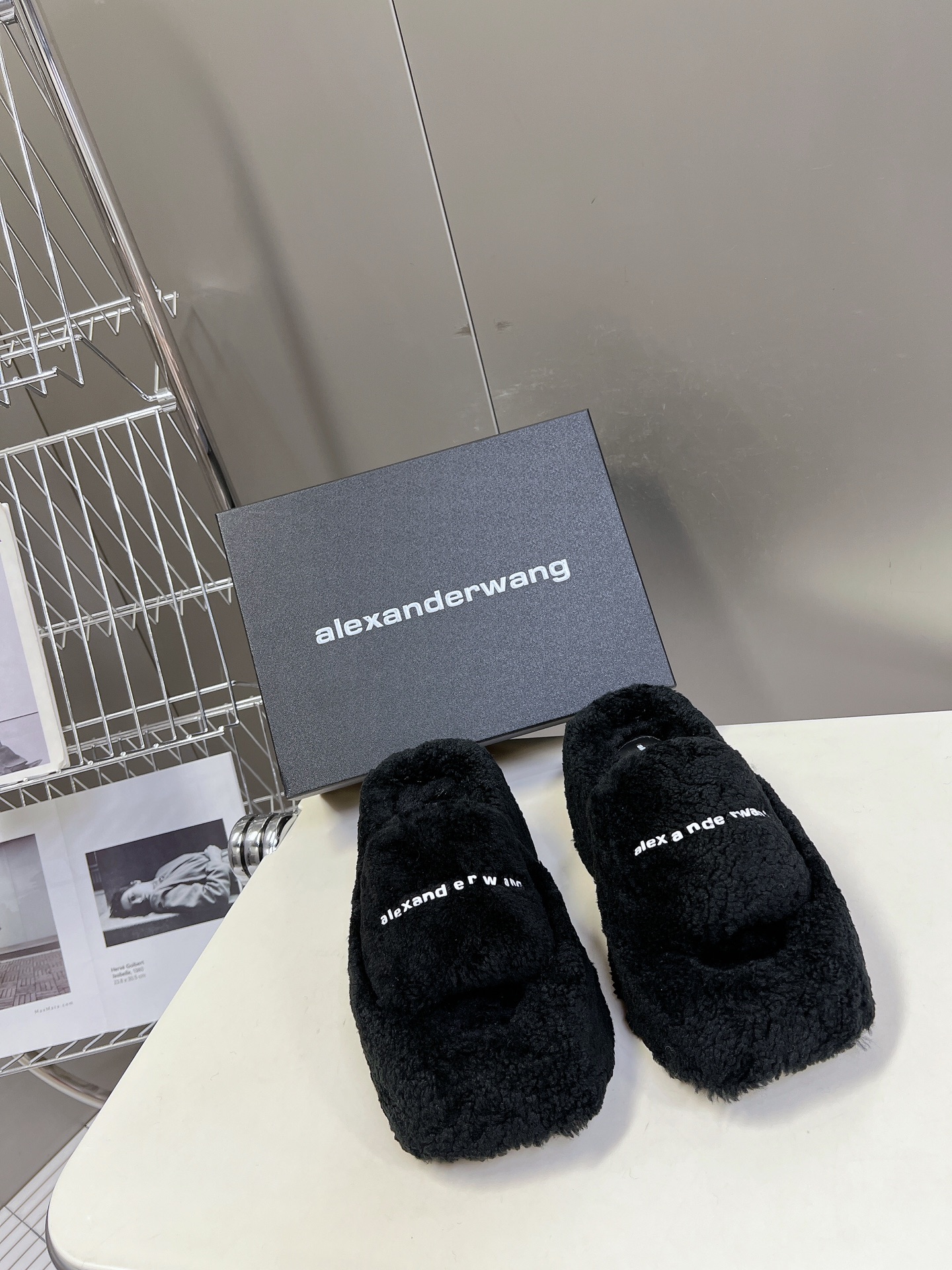 Alexanderwang大王水钻厚底毛毛拖鞋太好看了很难不爱！BLINGBLING秋冬毛毛拖露腿神器没