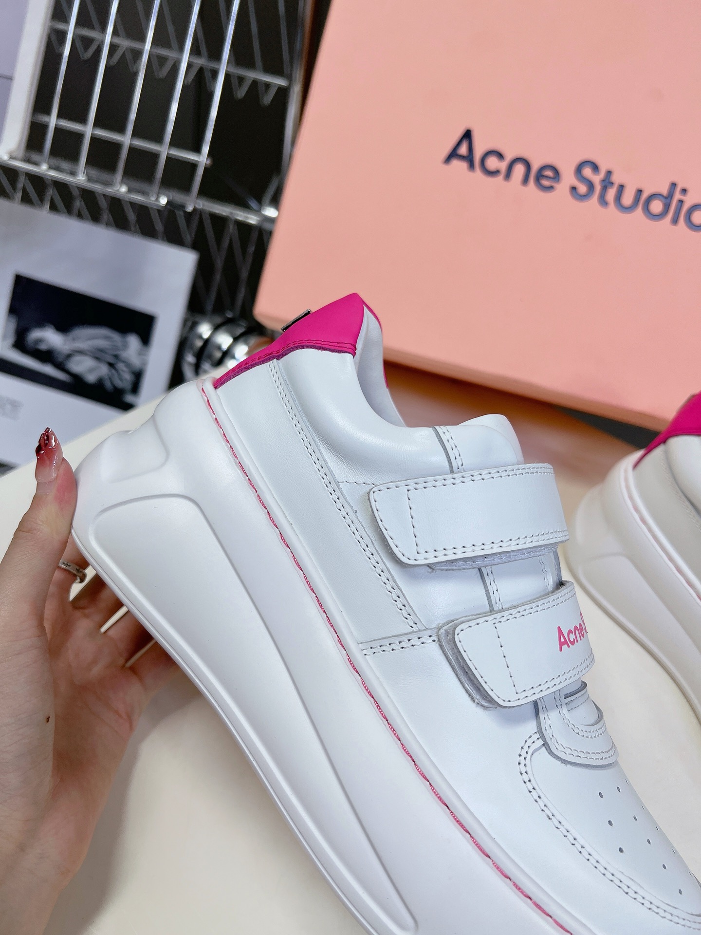 AcneStudios24ss最新厚底休闲魔术贴笑脸小白鞋渠道牛货！莞货难得一见的好货！最受欢迎的单品当