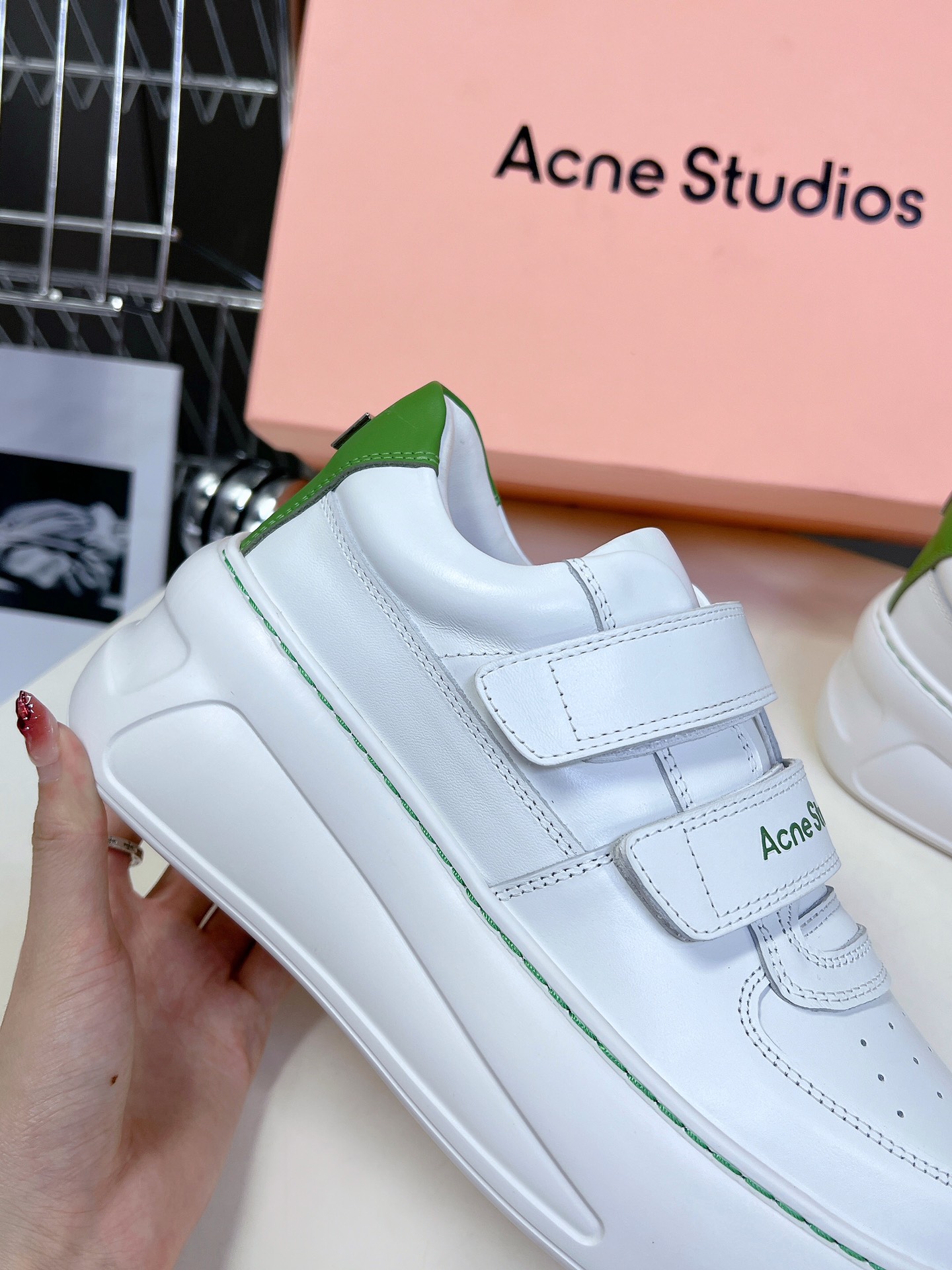 AcneStudios24ss最新厚底休闲魔术贴笑脸小白鞋渠道牛货！莞货难得一见的好货！最受欢迎的单品当