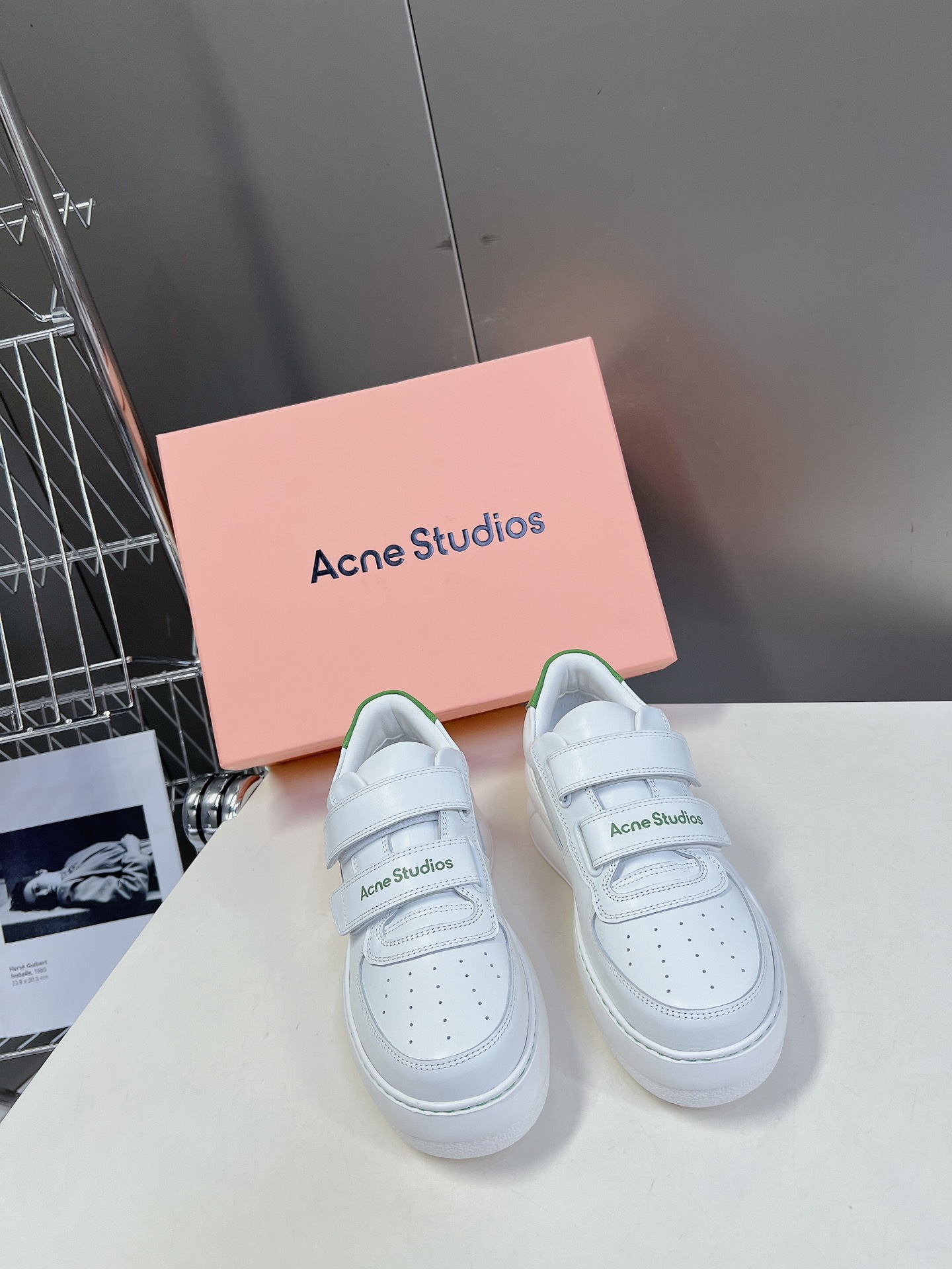 AcneStudios24ss最新厚底休闲魔术贴笑脸小白鞋渠道牛货！莞货难得一见的好货！最受欢迎的单品当