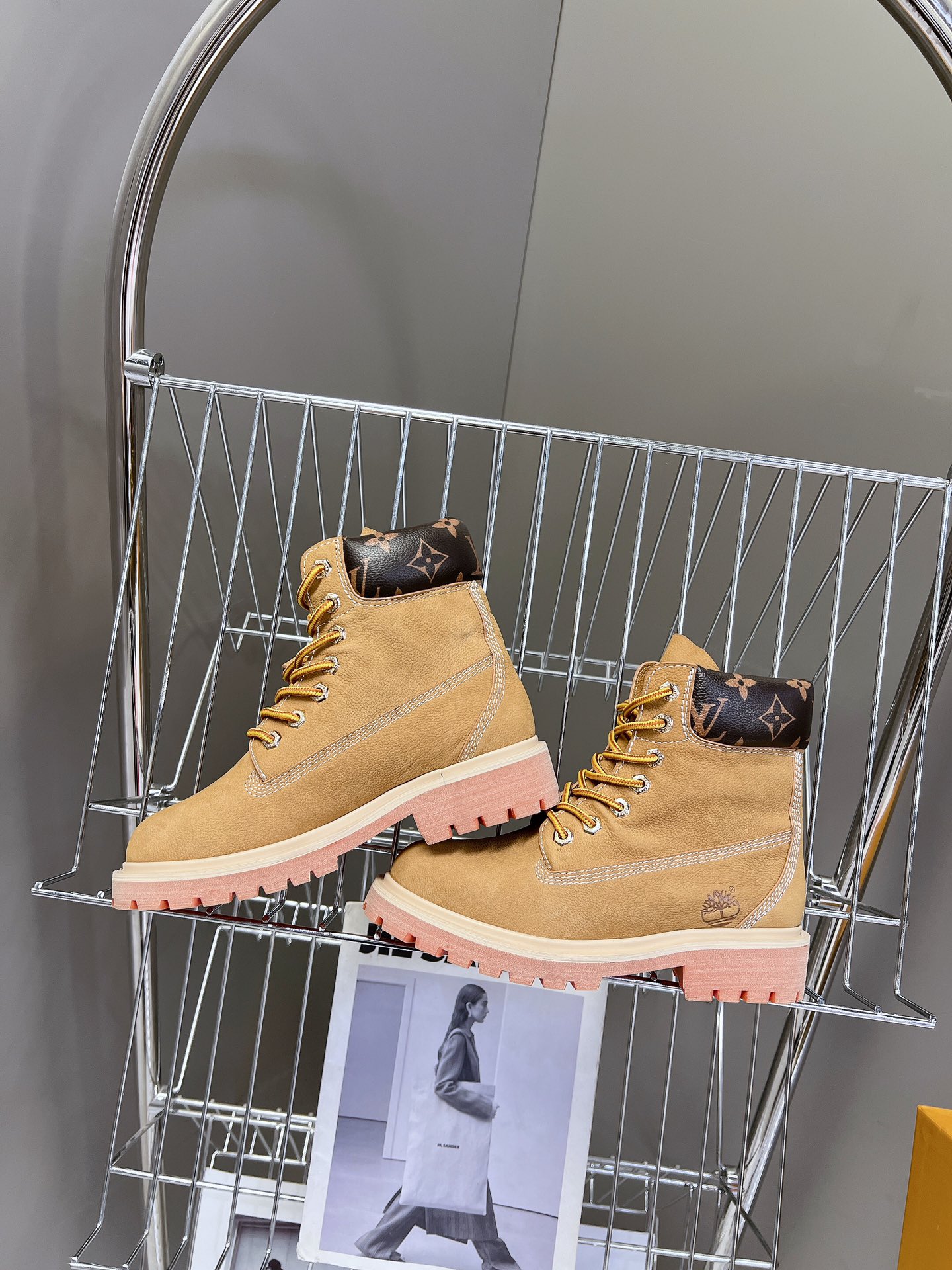 代购级LouisVuittonxTimberland联名ViaInstagram大黄靴今年1月LV202