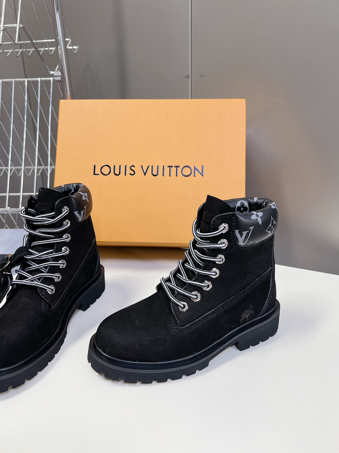 代购级LouisVuittonxTimberland联名ViaInstagram大黄靴今年1月LV202