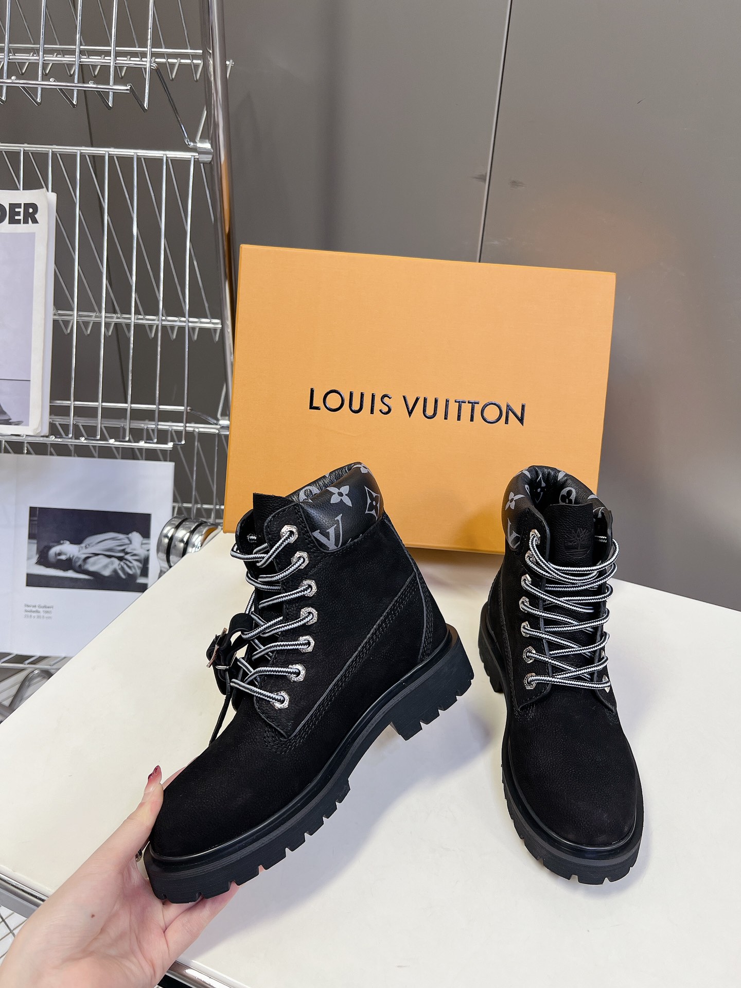 代购级LouisVuittonxTimberland联名ViaInstagram大黄靴今年1月LV202