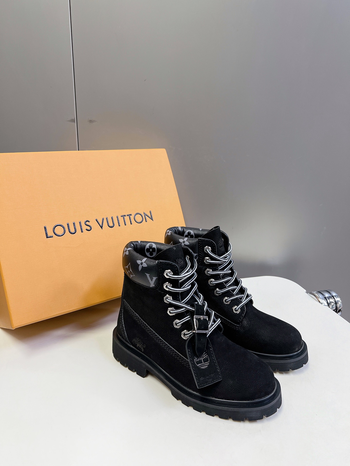 代购级LouisVuittonxTimberland联名ViaInstagram大黄靴今年1月LV202