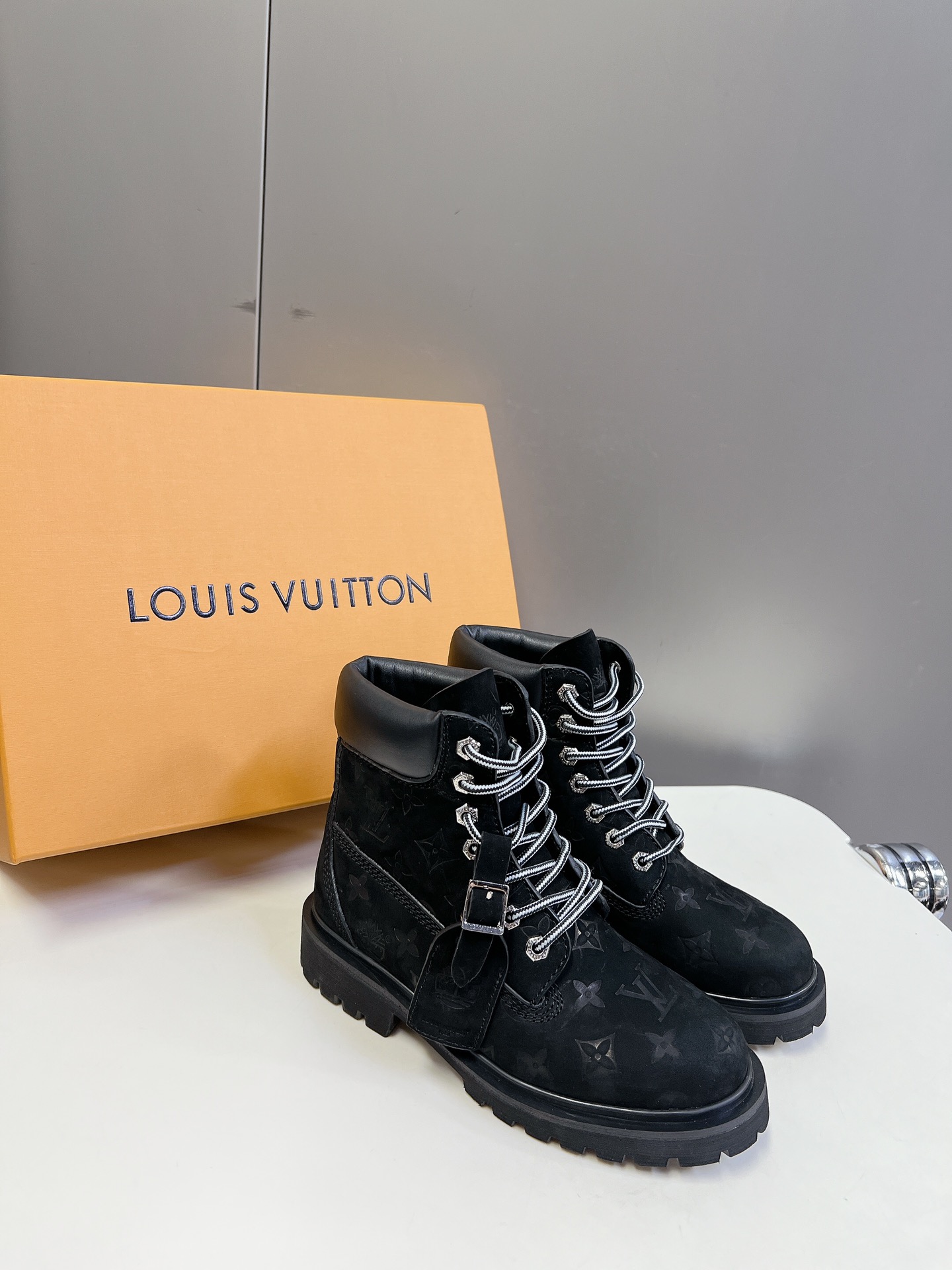 代购级LouisVuittonxTimberland联名ViaInstagram大黄靴今年1月LV202