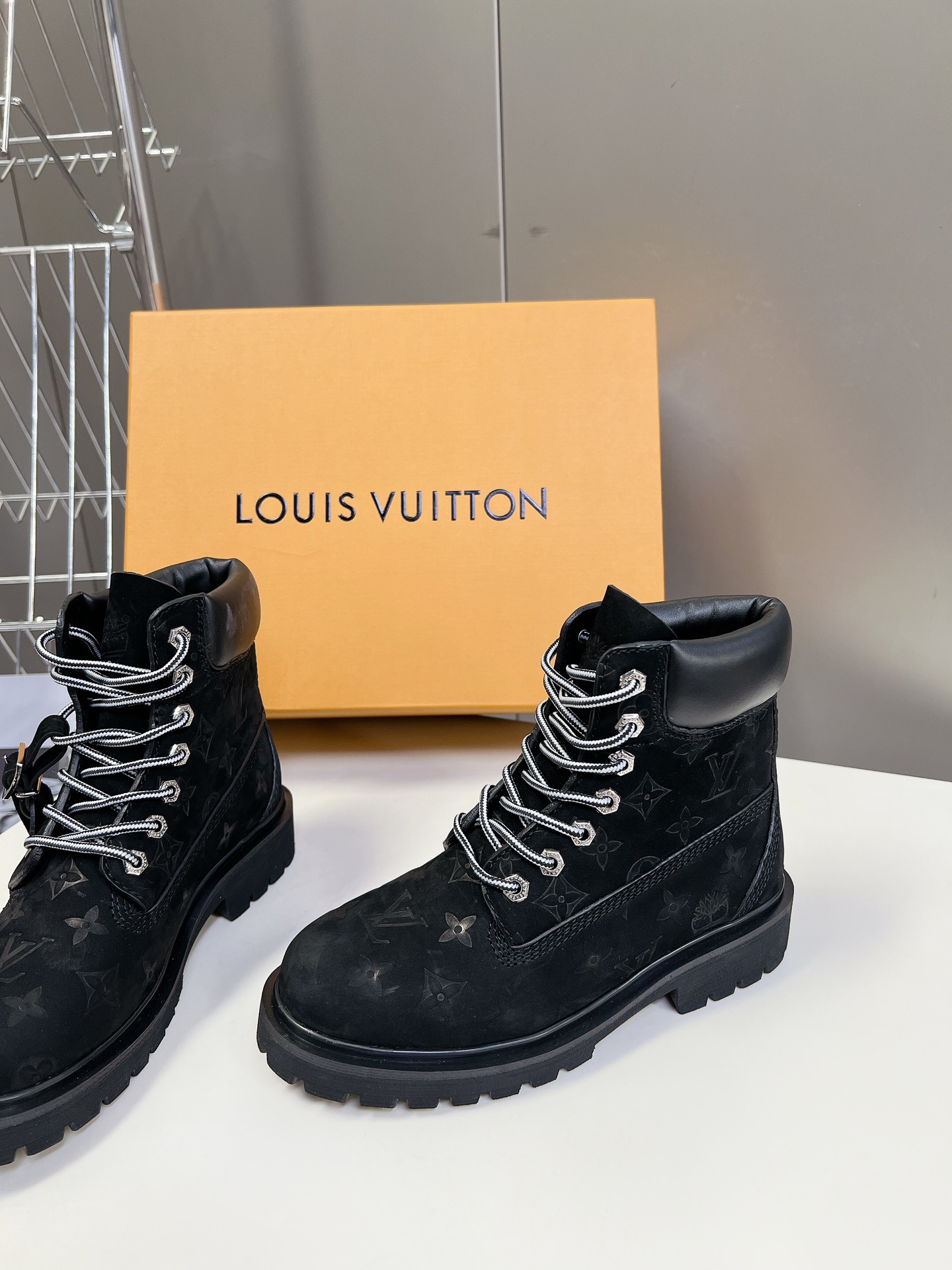 代购级LouisVuittonxTimberland联名ViaInstagram大黄靴今年1月LV202