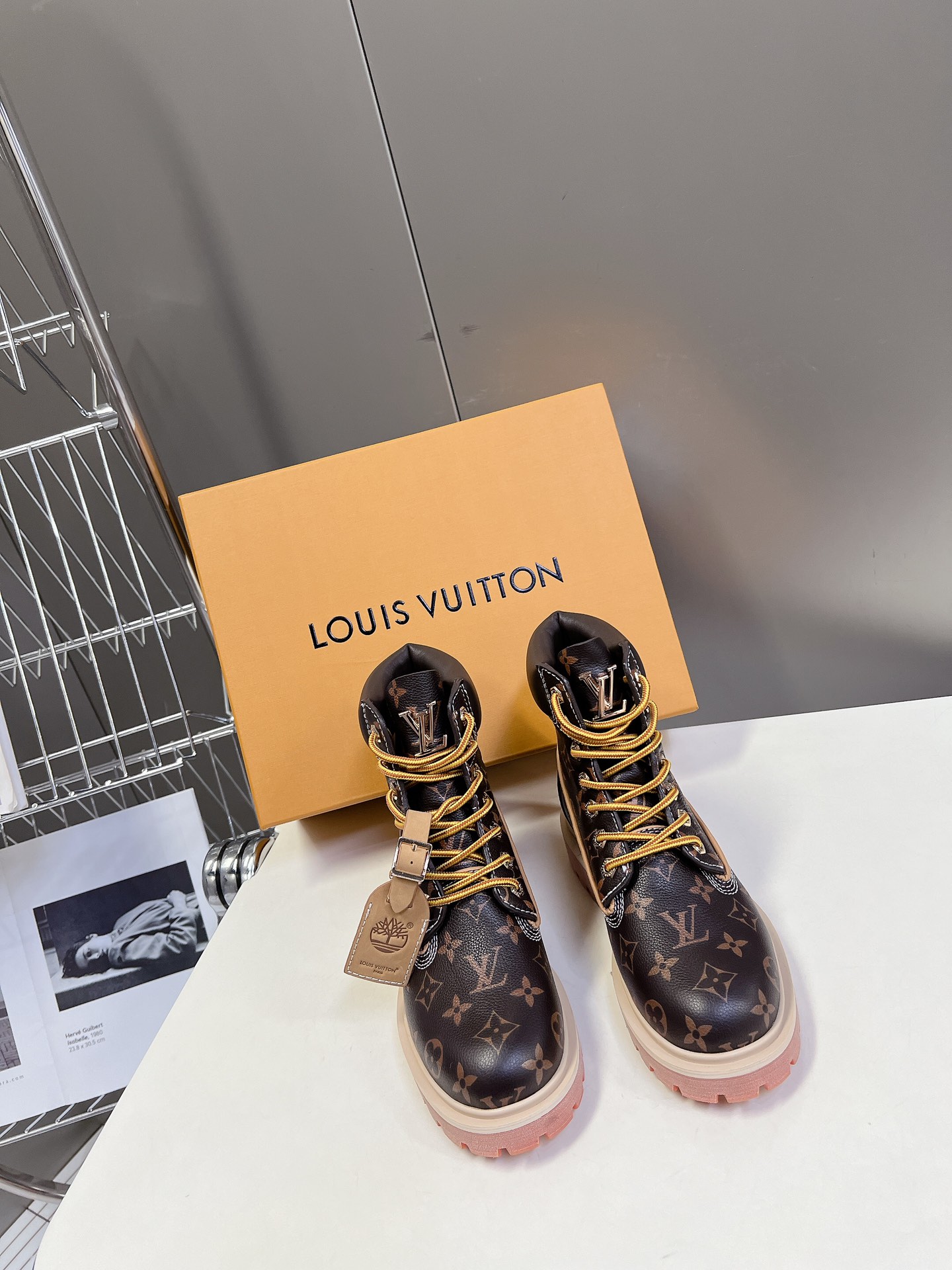 代购级LouisVuittonxTimberland联名ViaInstagram大黄靴今年1月LV202