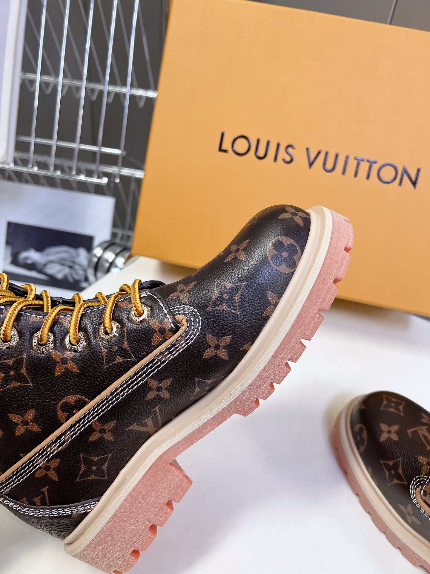 代购级LouisVuittonxTimberland联名ViaInstagram大黄靴今年1月LV202