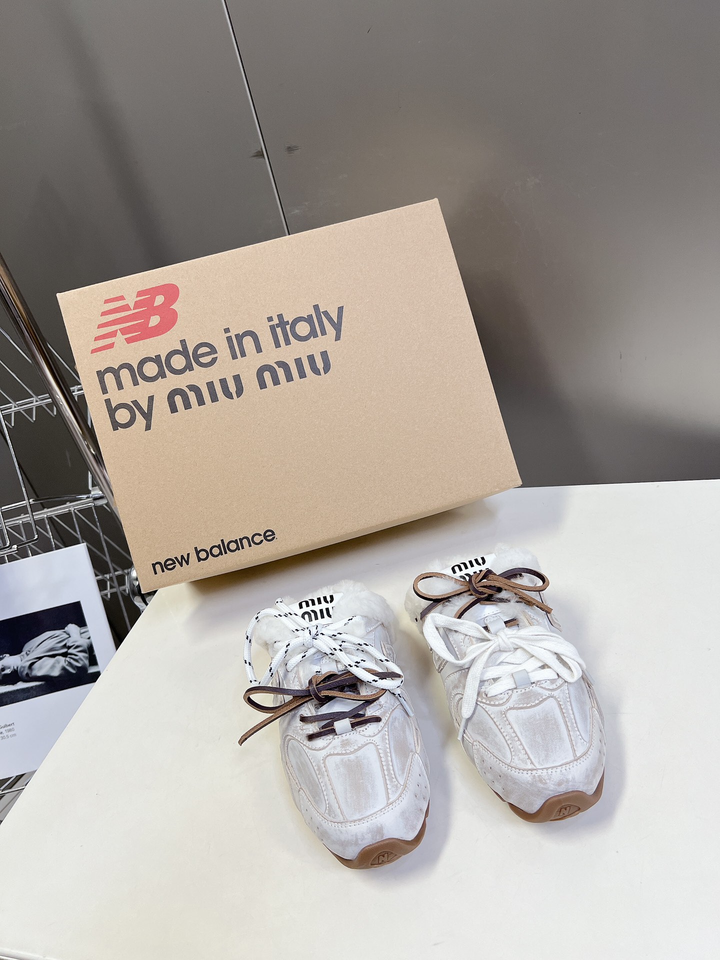 MiuMiu️NewBalance联名系列德训运动鞋出真毛里了各大品牌都热衷于跨界联名缪缪这次联名诚意满