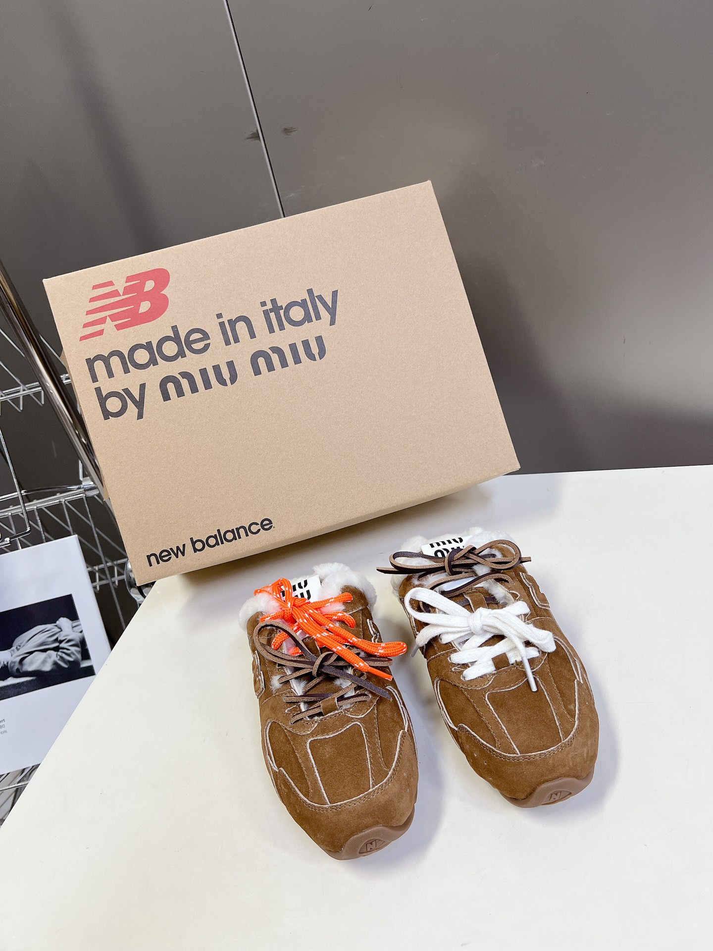 MiuMiu️NewBalance联名系列德训运动鞋出真毛里了各大品牌都热衷于跨界联名缪缪这次联名诚意满