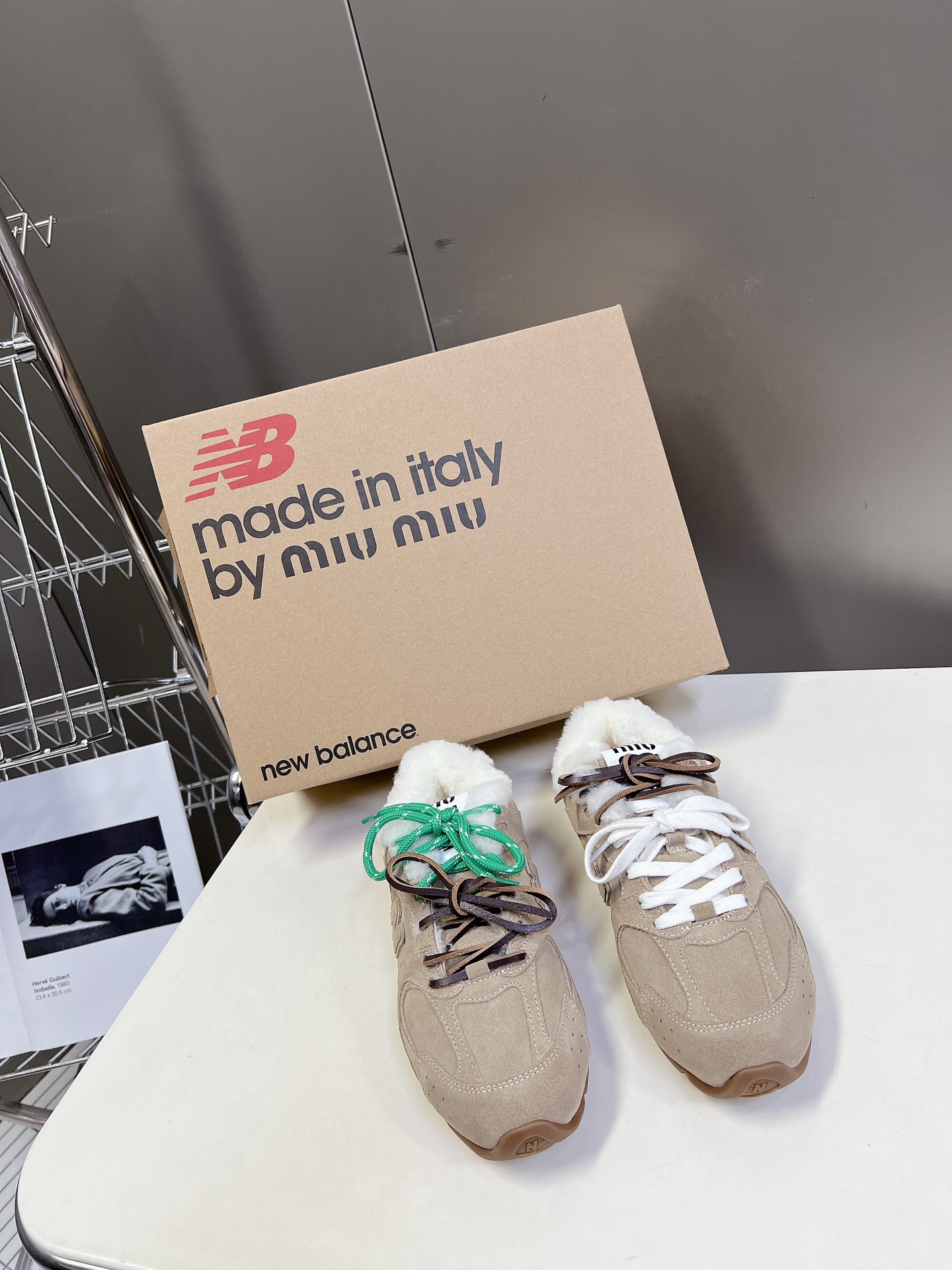 MiuMiu️NewBalance联名系列德训运动鞋出真毛里了各大品牌都热衷于跨界联名缪缪这次联名诚意满