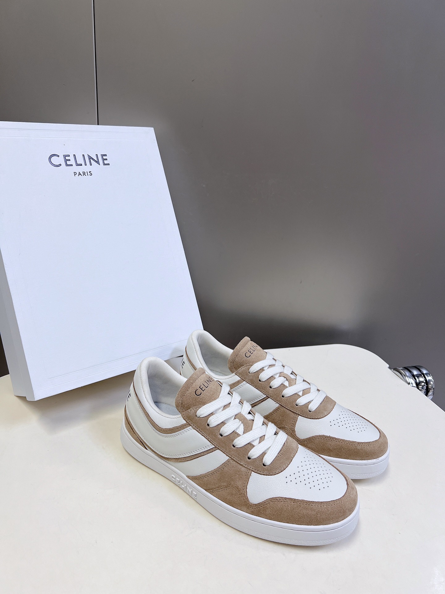 CELINE思琳秋冬最新走秀情侣款休闲鞋CT-04TRAINER系列运动鞋lisa超多明星上脚这一季运动