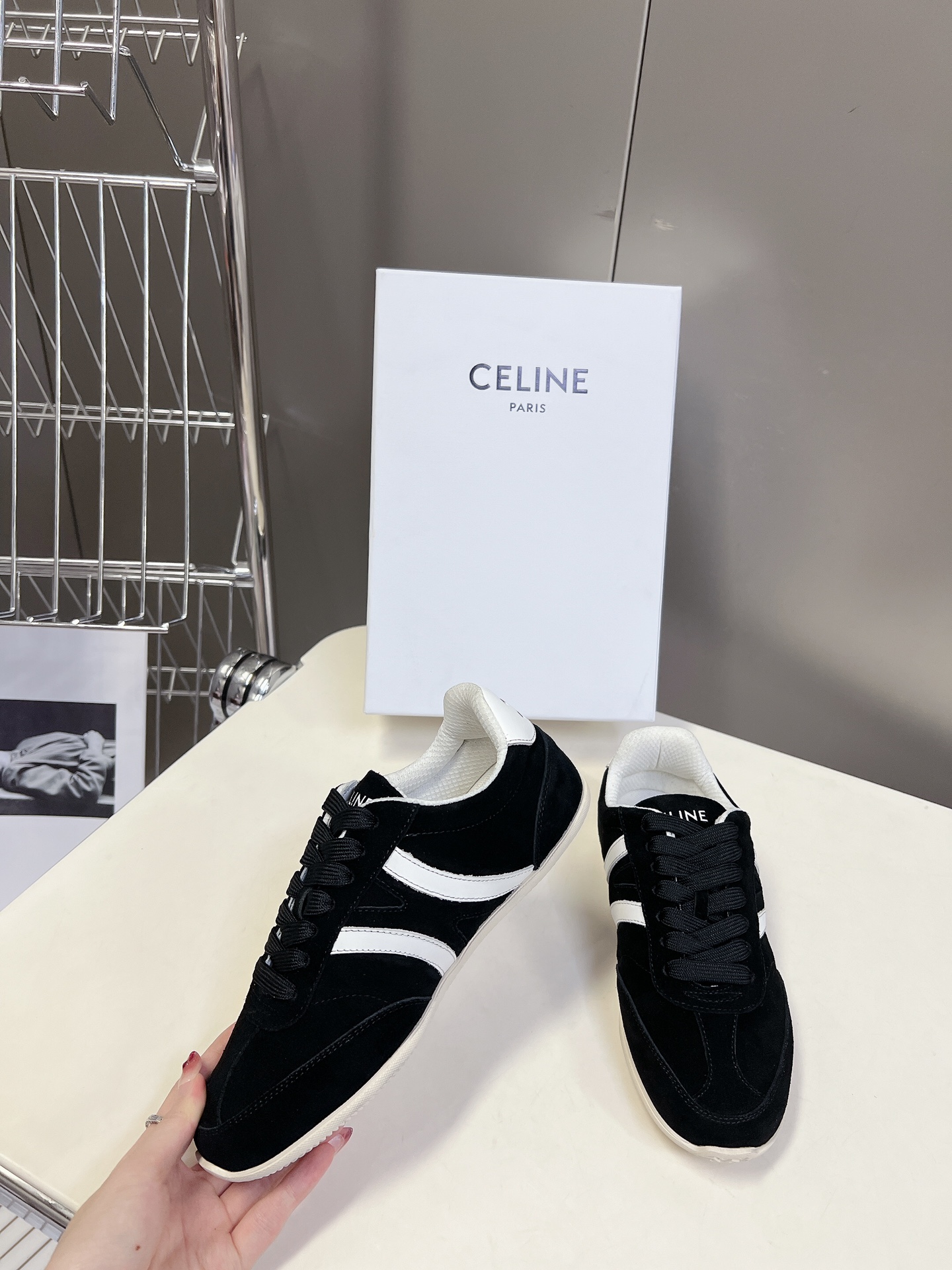 Celine思琳新款休闲鞋德训运动鞋小白鞋专柜7000RMB购入开发充满街头感的一双鞋子最新大C设计非常