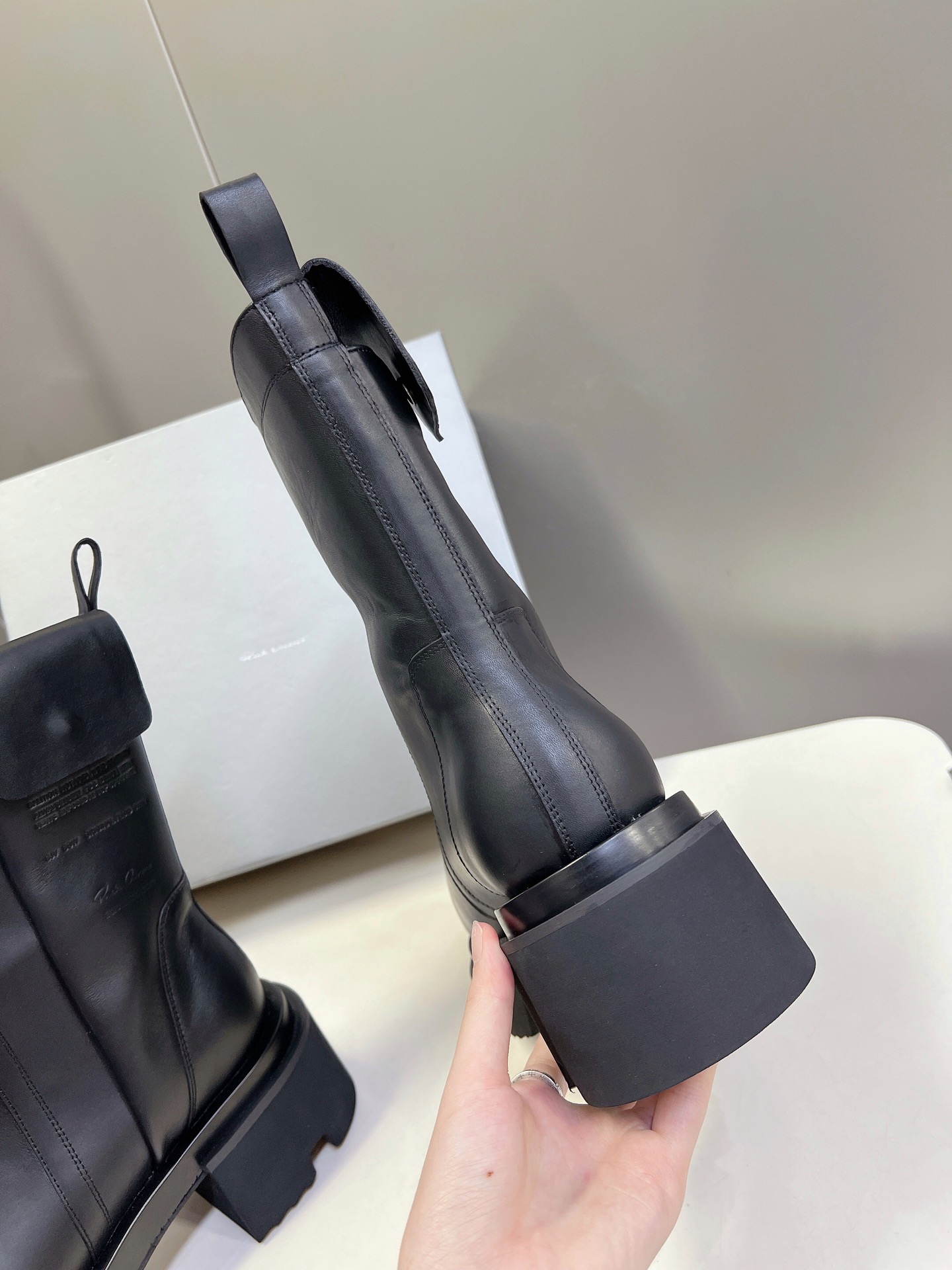 Rick Owens厚底 RO 欧文斯 口袋 机车靴 系列 黑色打蜡牛皮 暗黑系列 高阶风潮 ⚠️ 家族