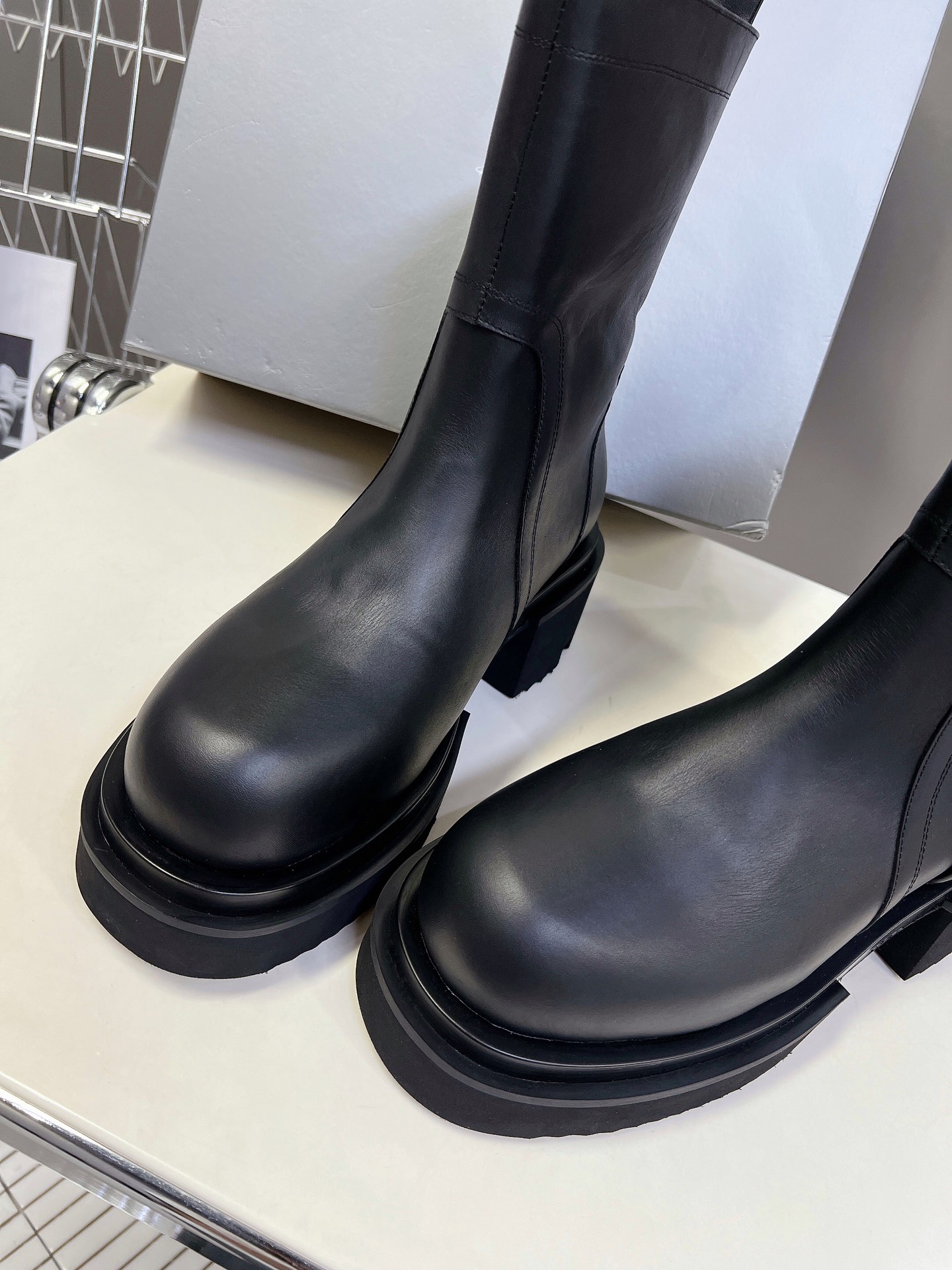 Rick Owens厚底 RO 欧文斯 口袋 机车靴 系列 黑色打蜡牛皮 暗黑系列 高阶风潮 ⚠️ 家族