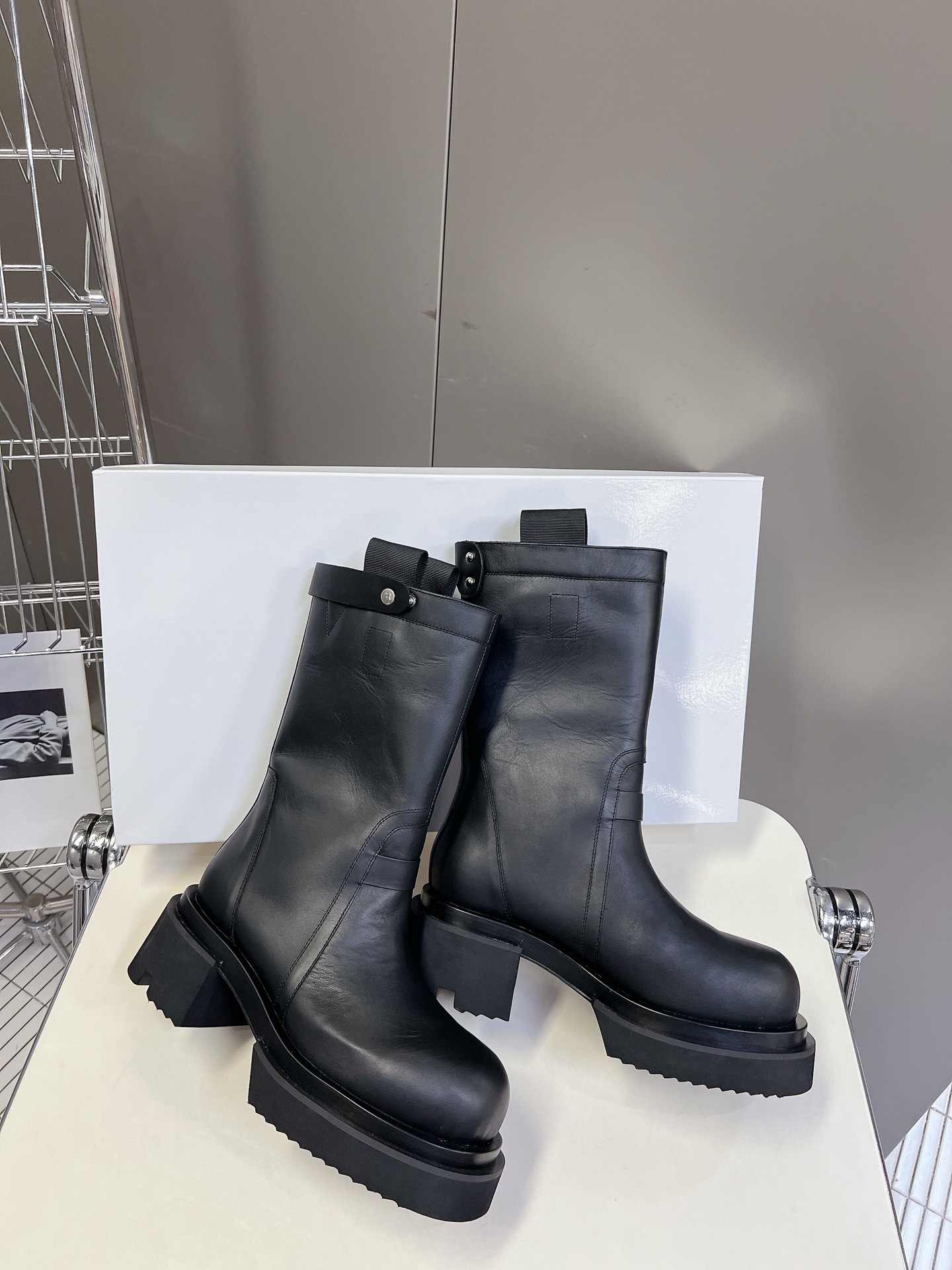 Rick Owens厚底 RO 欧文斯 牛仔钉 机车靴 系列 黑色打蜡牛皮 暗黑系列 高阶风潮 ⚠️ 家