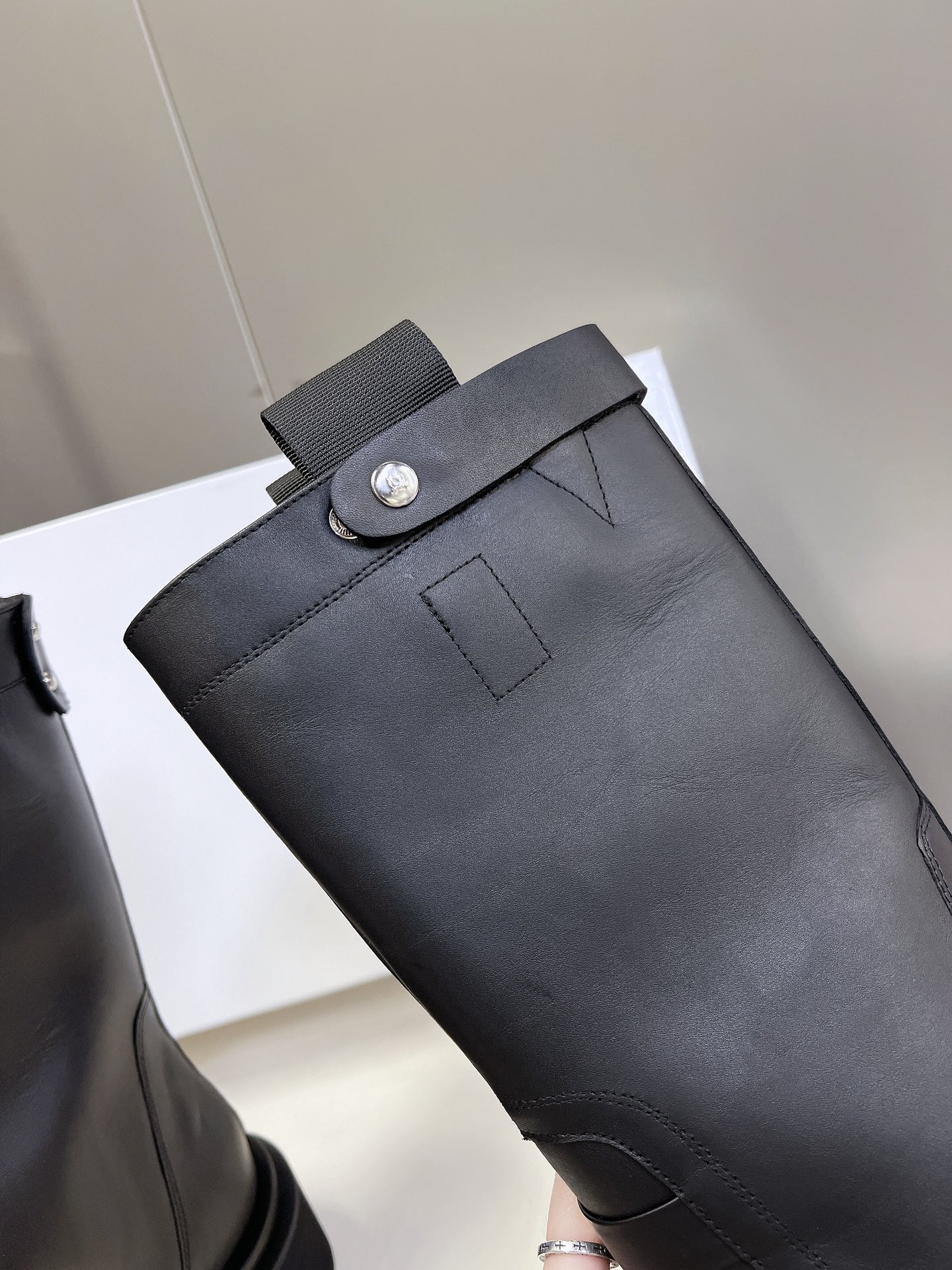 Rick Owens厚底 RO 欧文斯 牛仔钉 机车靴 系列 黑色打蜡牛皮 暗黑系列 高阶风潮 ⚠️ 家